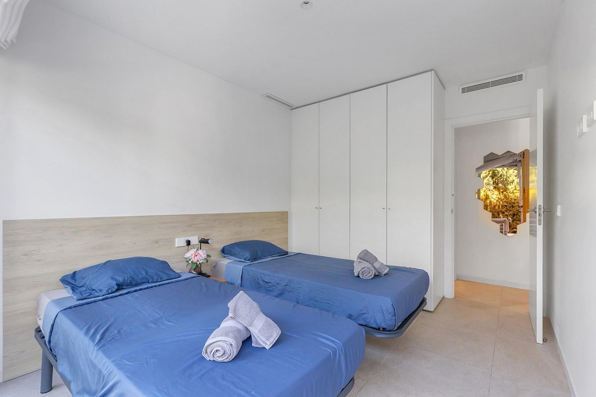 2-Bedroom Apartment in Los Balcones, Torrevieja - Image 12