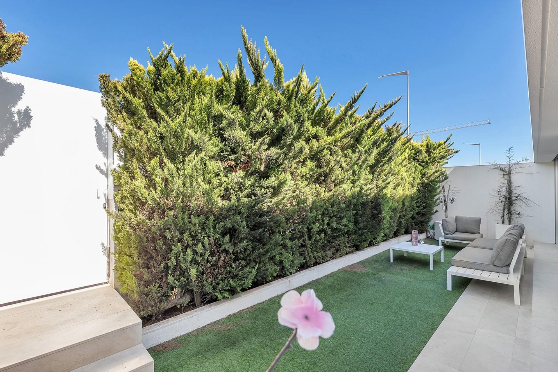 2-Bedroom Apartment in Los Balcones, Torrevieja - Image 14