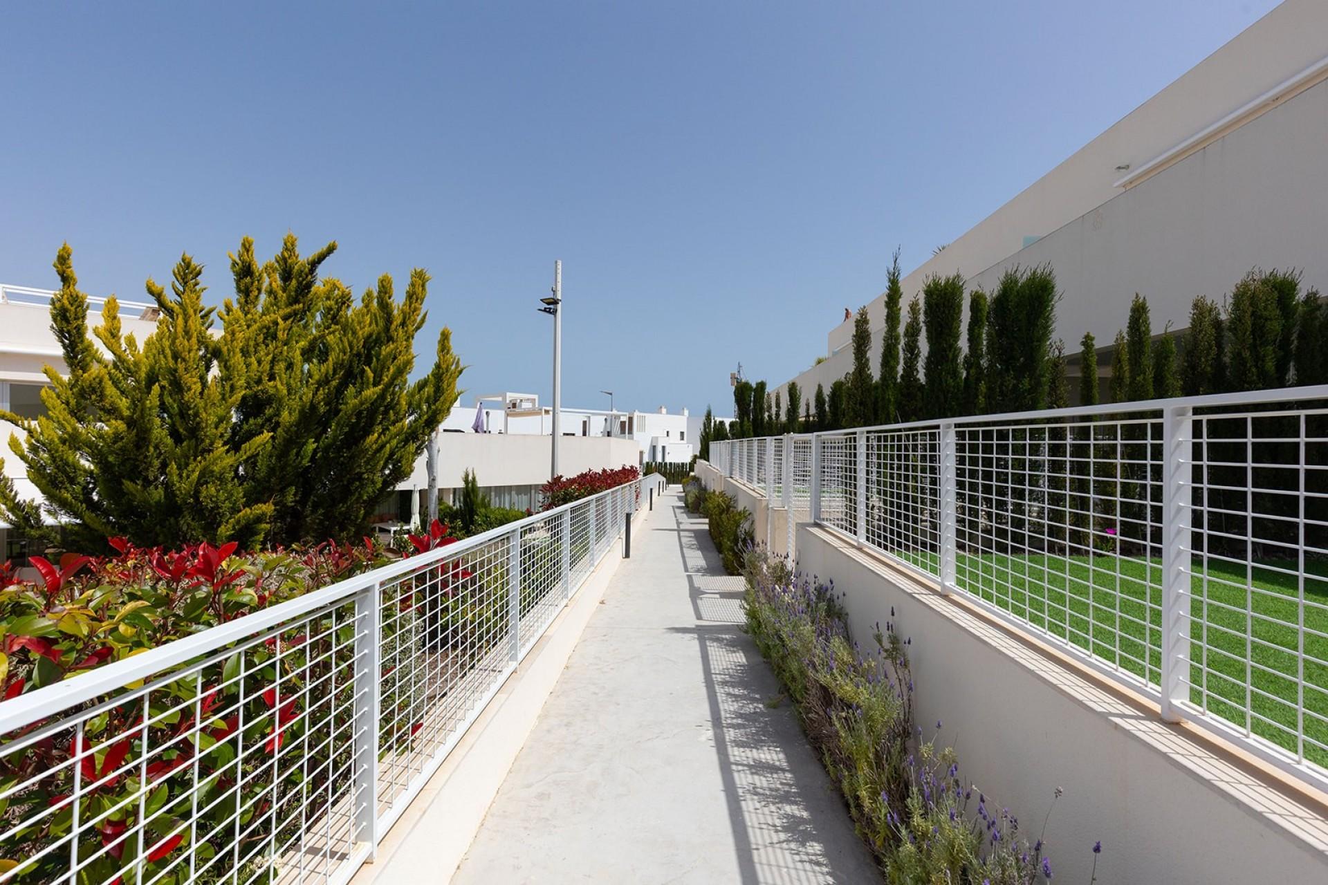 2-Bedroom Apartment in Los Balcones, Torrevieja - Image 18