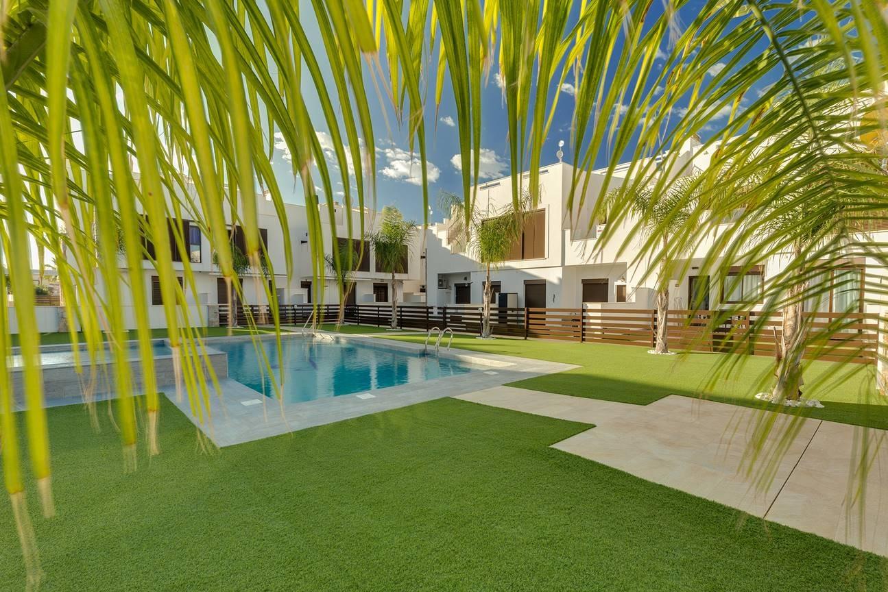 3-Bedroom Apartment in Pilar de la Horadada - Image 1