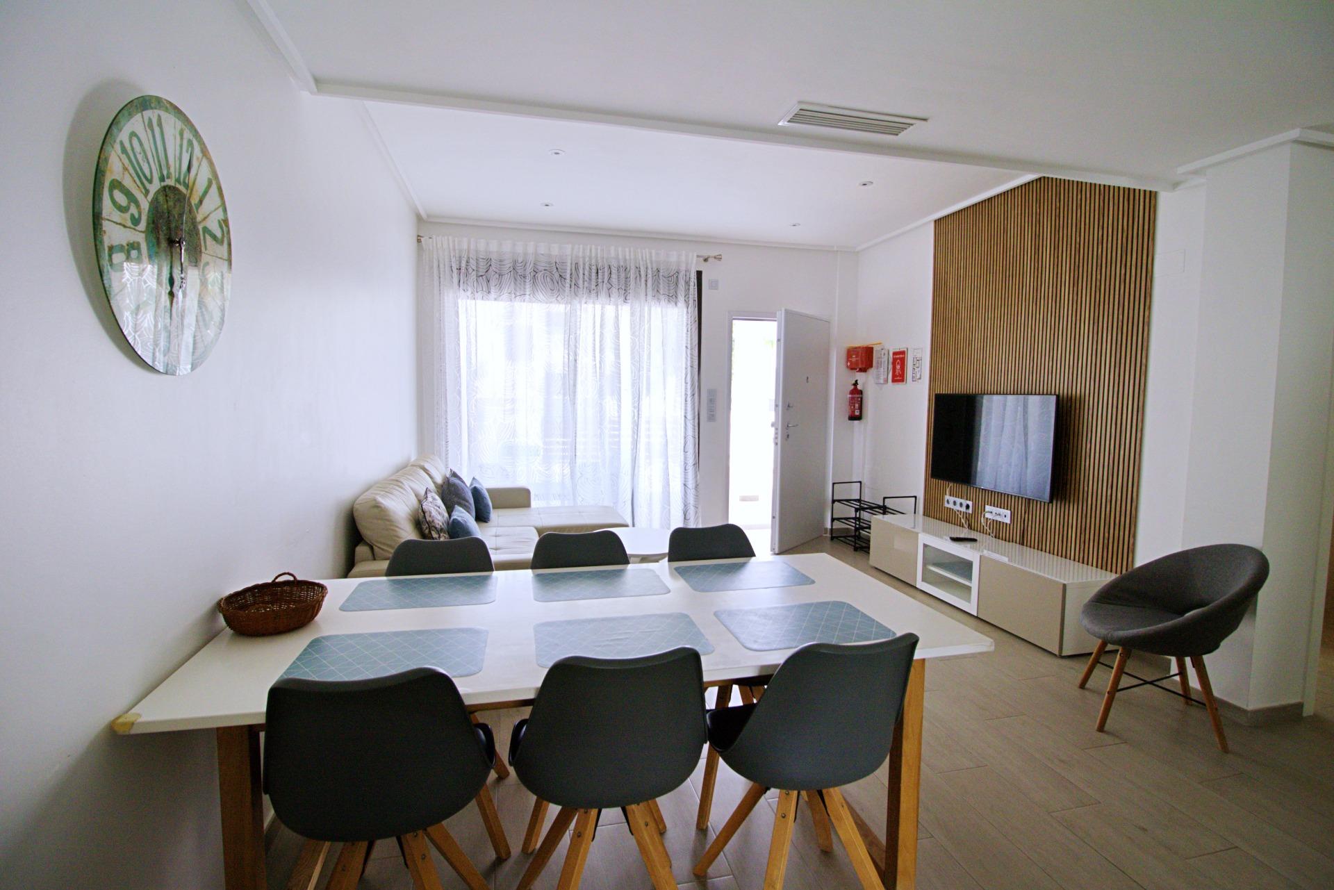 3-Bedroom Apartment in Pilar de la Horadada - Image 10