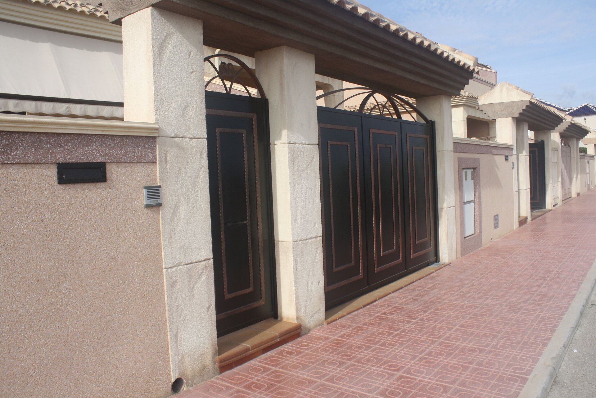 Herenhuis met 2 Slaapkamers in Torrevieja - Image 24