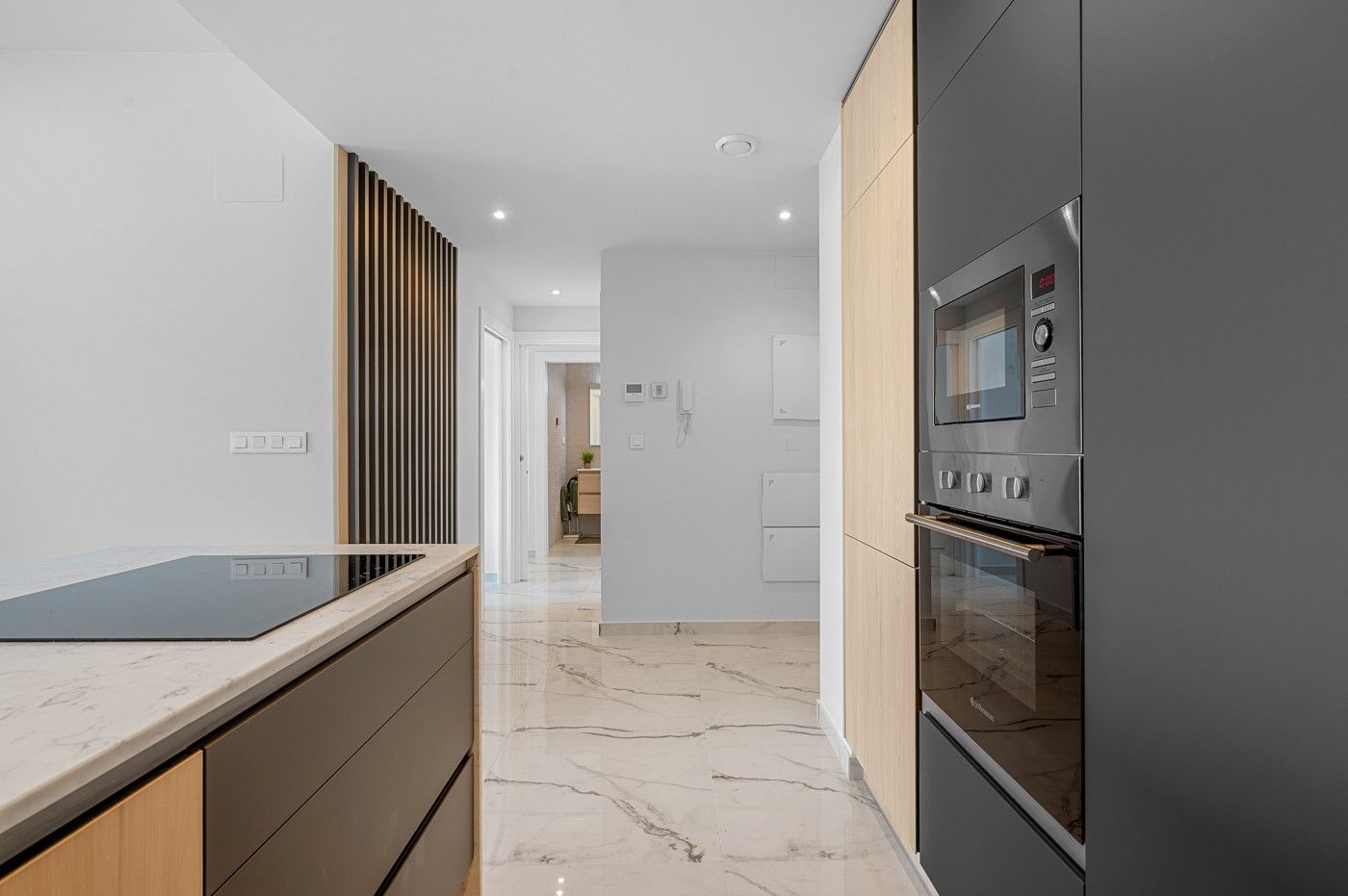 2-Bedroom Apartment in Lomas de Cabo Roig, Orihuela Costa - Image 18