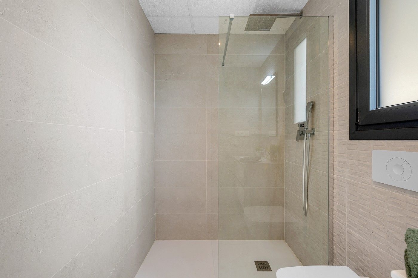 2-Bedroom Apartment in Lomas de Cabo Roig, Orihuela Costa - Image 23