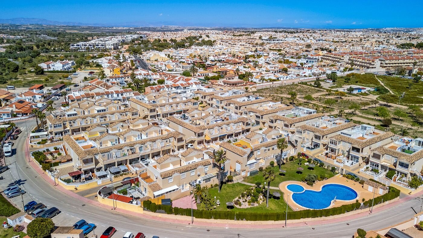 2-Bedroom Bungalow in La Chismosa, Orihuela Costa - Image 29