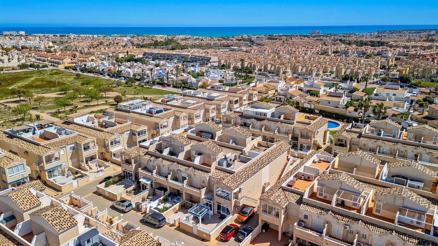 2-Bedroom Bungalow in La Chismosa, Orihuela Costa - Image 30