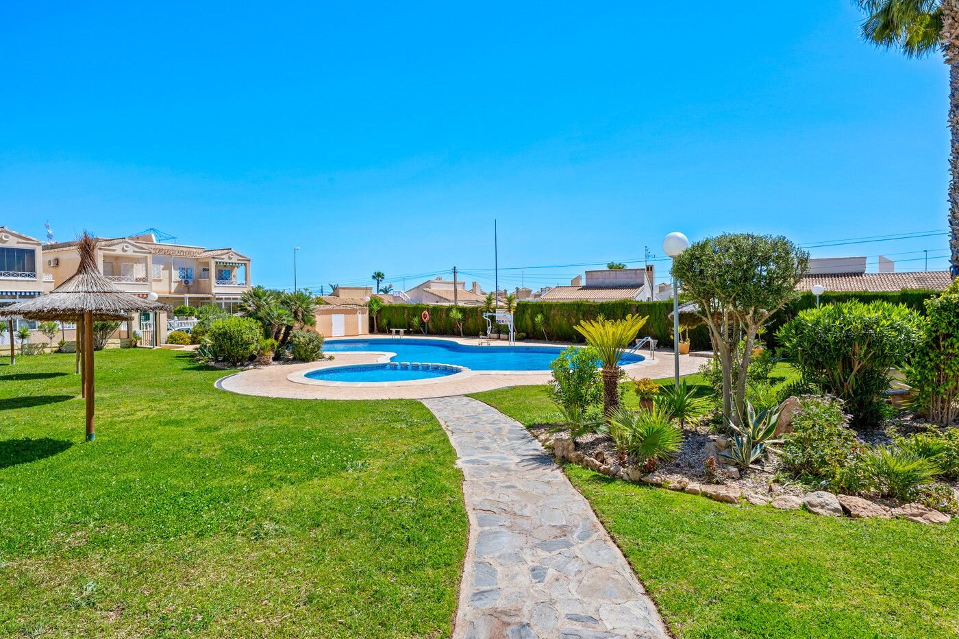 2-Bedroom Bungalow in La Chismosa, Orihuela Costa - Image 33