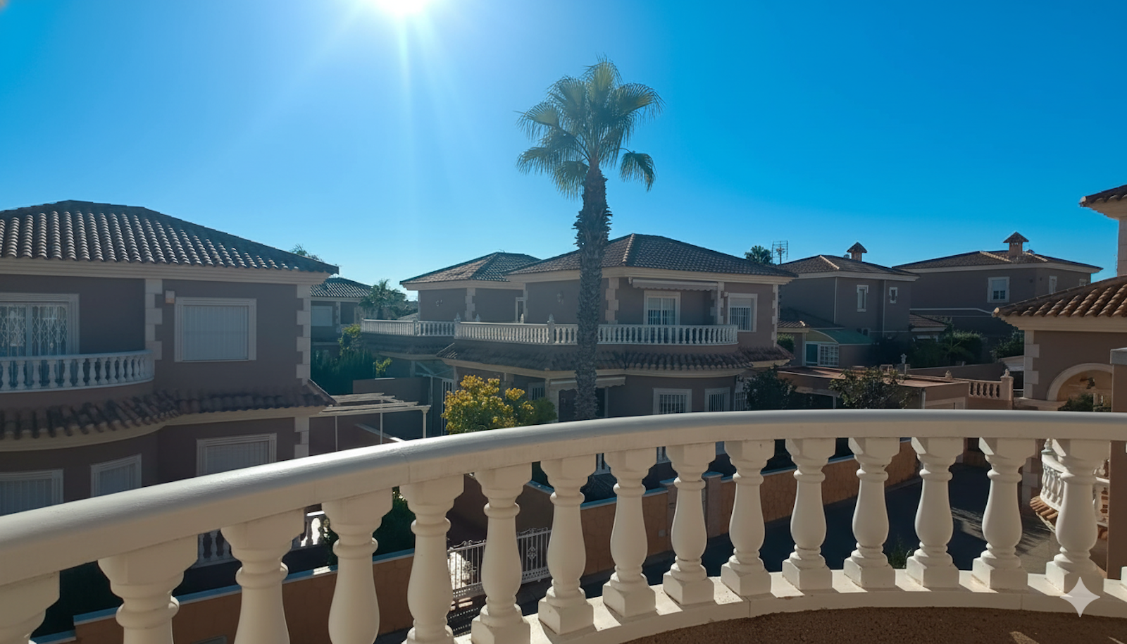 4-Bedroom Villa in Centro, Torrevieja - Image 4