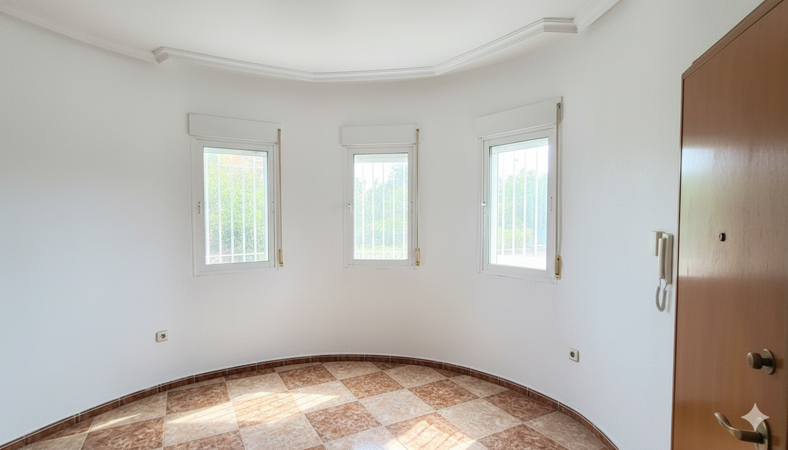 4-Bedroom Villa in Centro, Torrevieja - Image 6