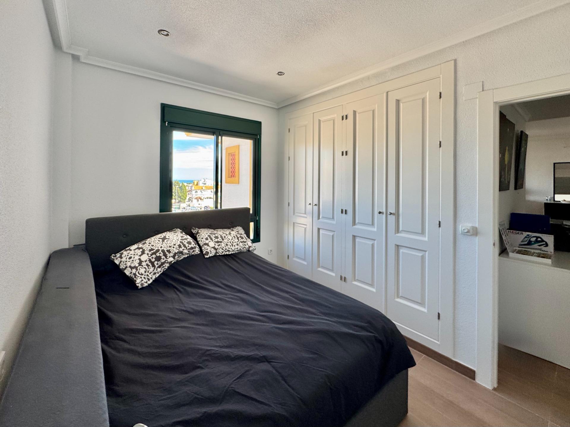 2-Bedroom Apartment in Villamartín-las Filipinas, Orihuela Costa - Image 11