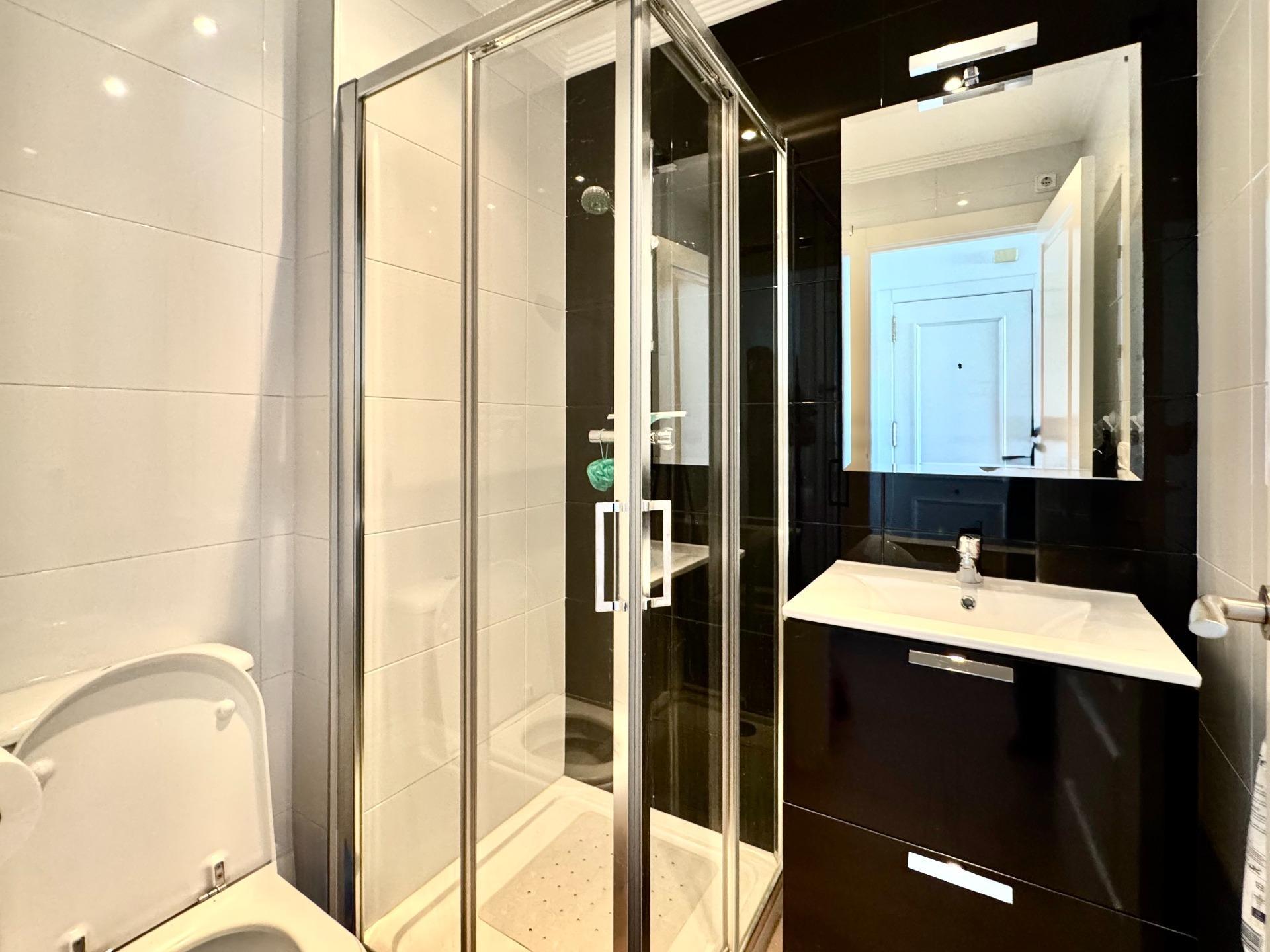 2-Bedroom Apartment in Villamartín-las Filipinas, Orihuela Costa - Image 12