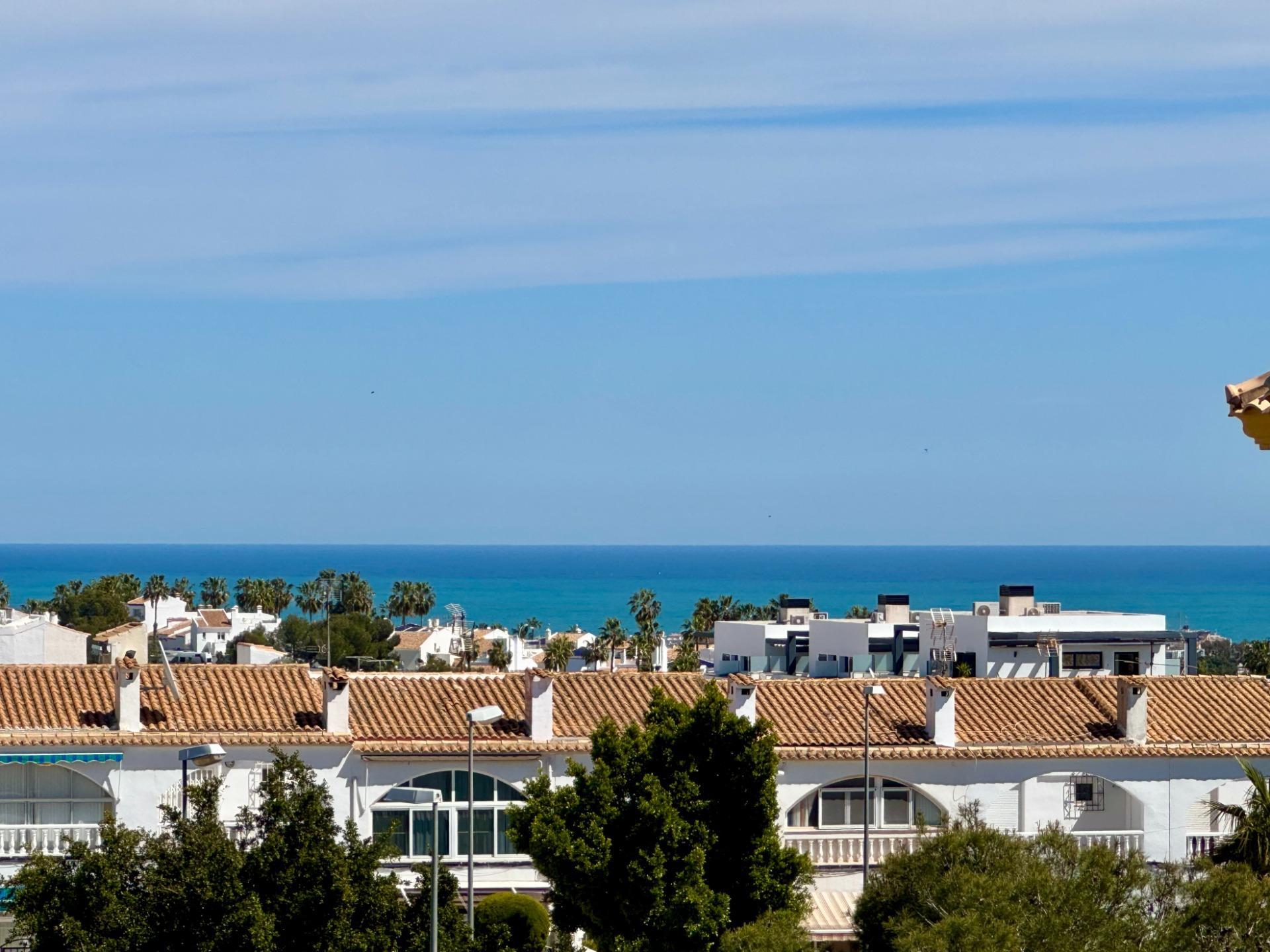 2-Bedroom Apartment in Villamartín-las Filipinas, Orihuela Costa - Image 2