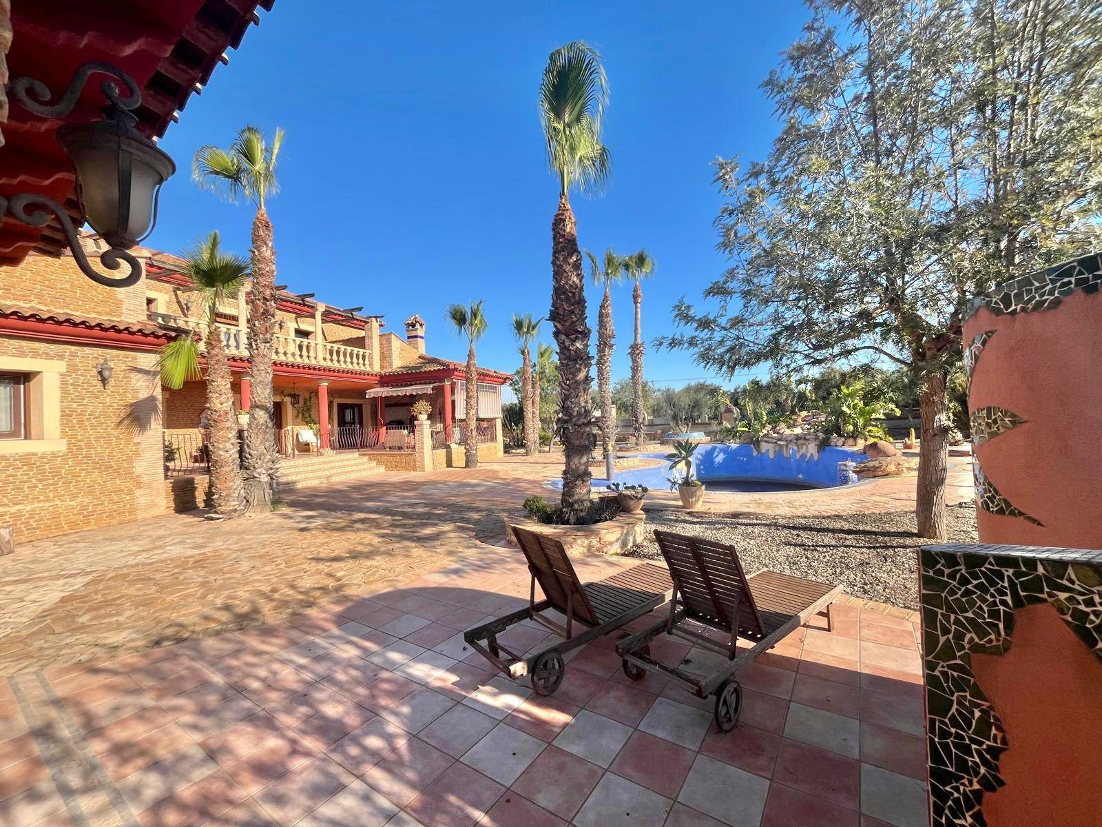 4-Bedroom Villa in Lo Marabú, Rojales - Image 8