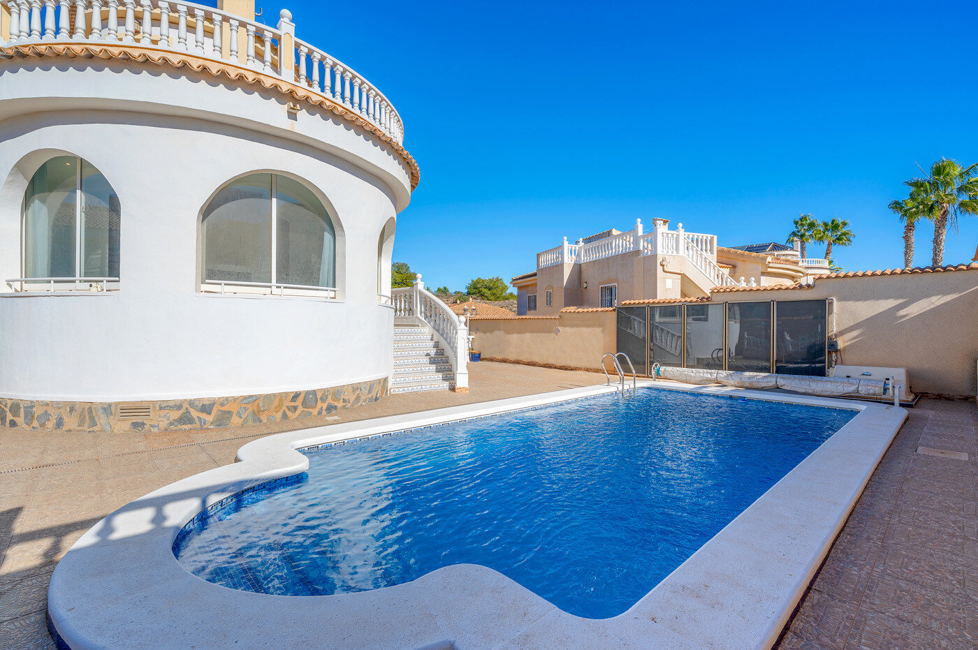 4-Bedroom Villa in Rojales - Image 37
