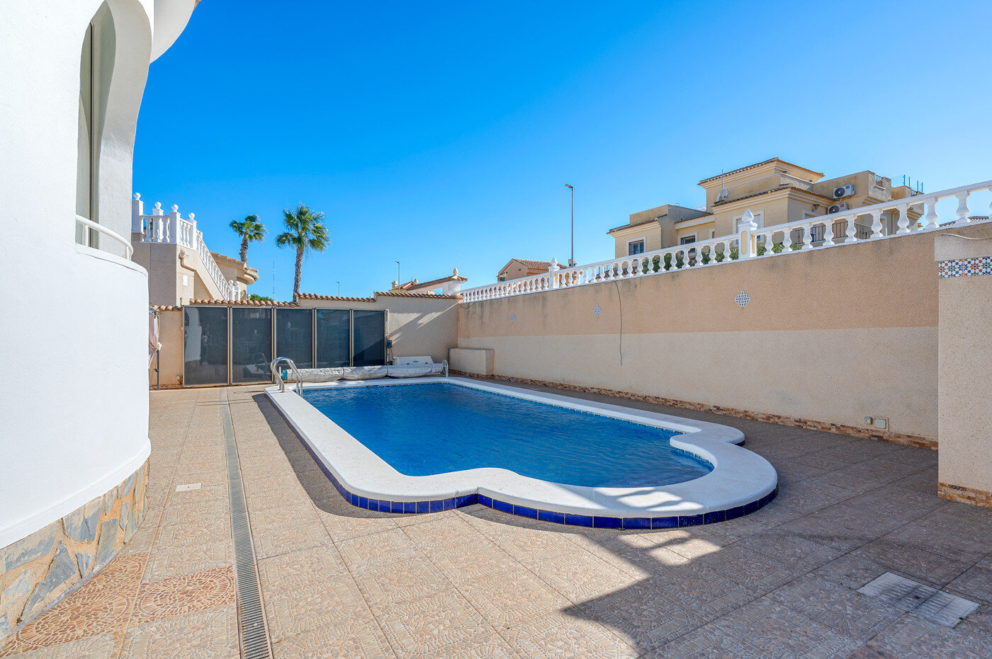 4-Bedroom Villa in Rojales - Image 38