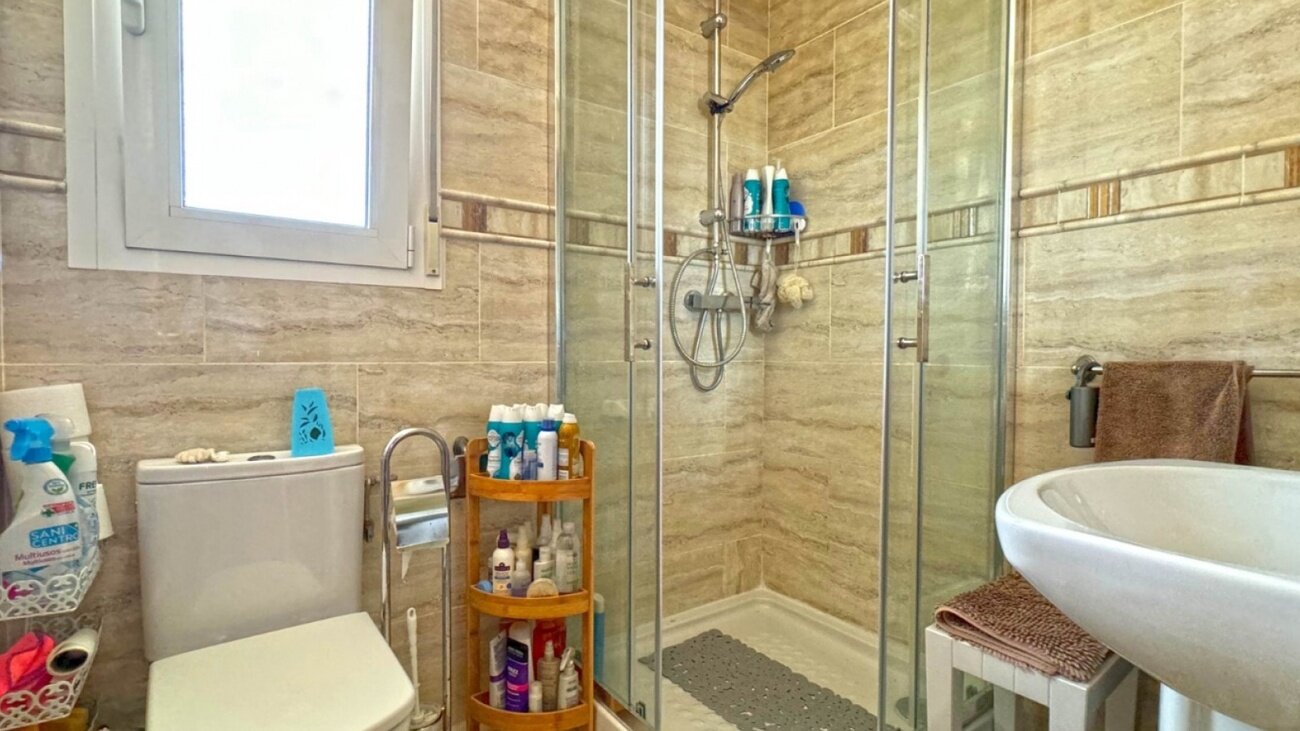 6-Bedroom Villa in Centro, Torrevieja - Image 33