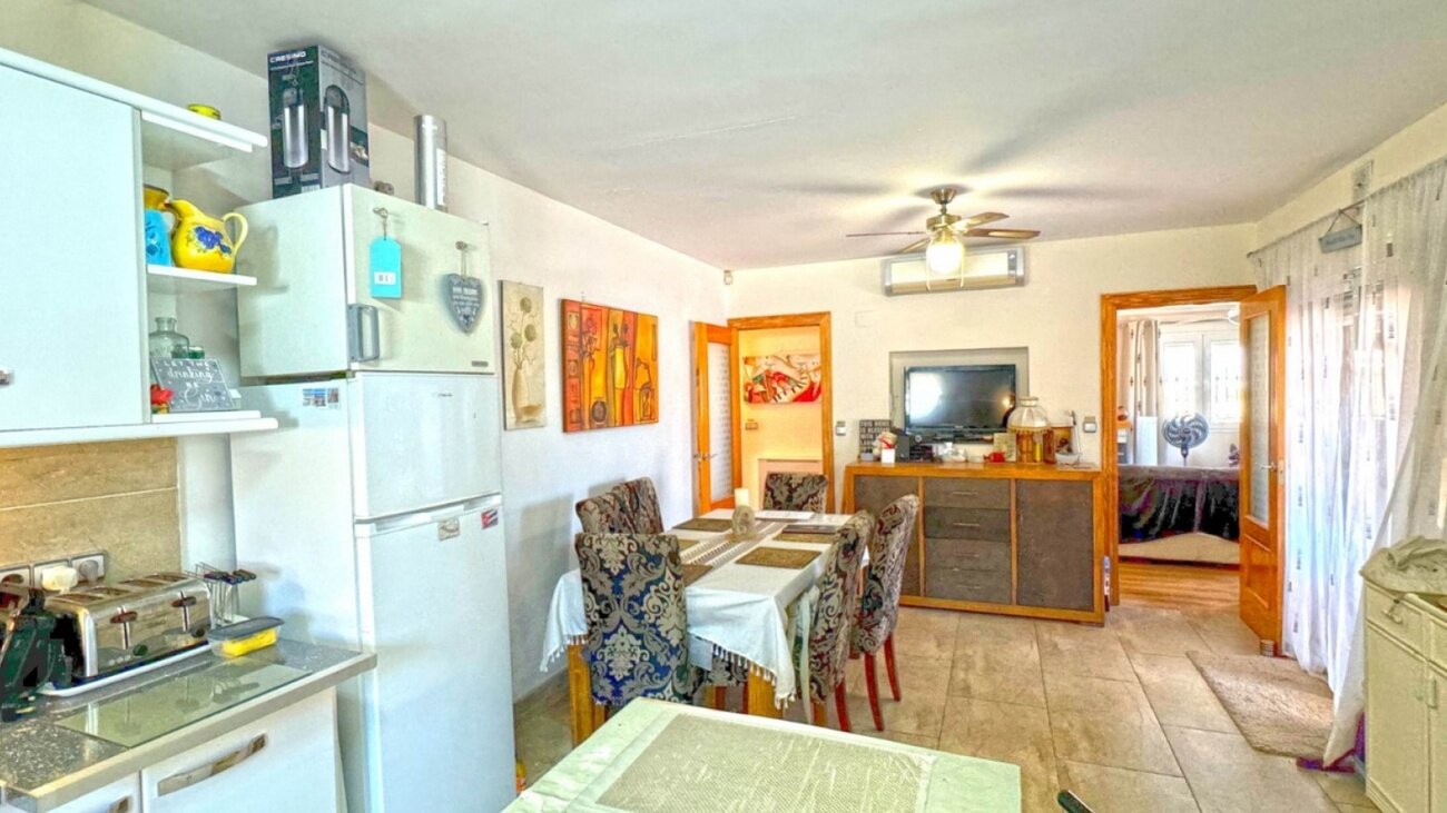 6-Bedroom Villa in Centro, Torrevieja - Image 43