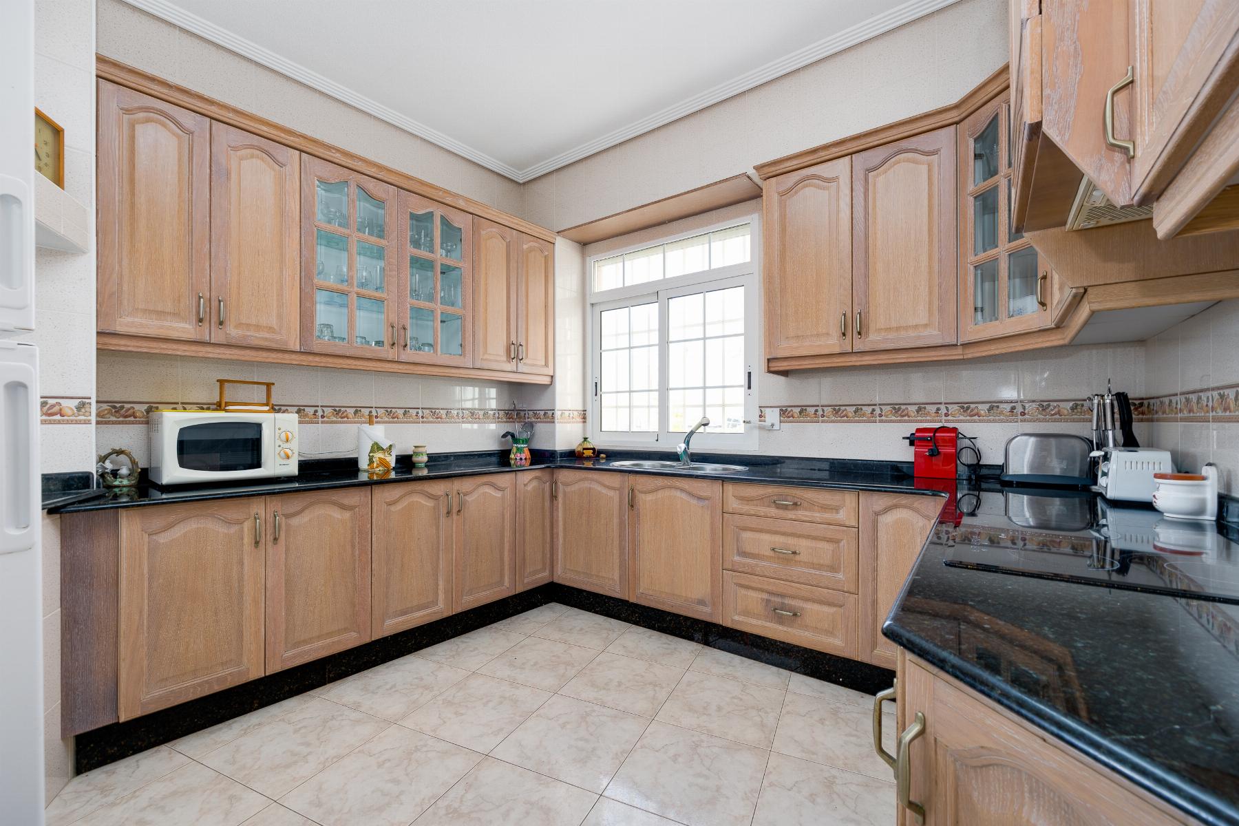 Apartment in Torrevieja - Image 13