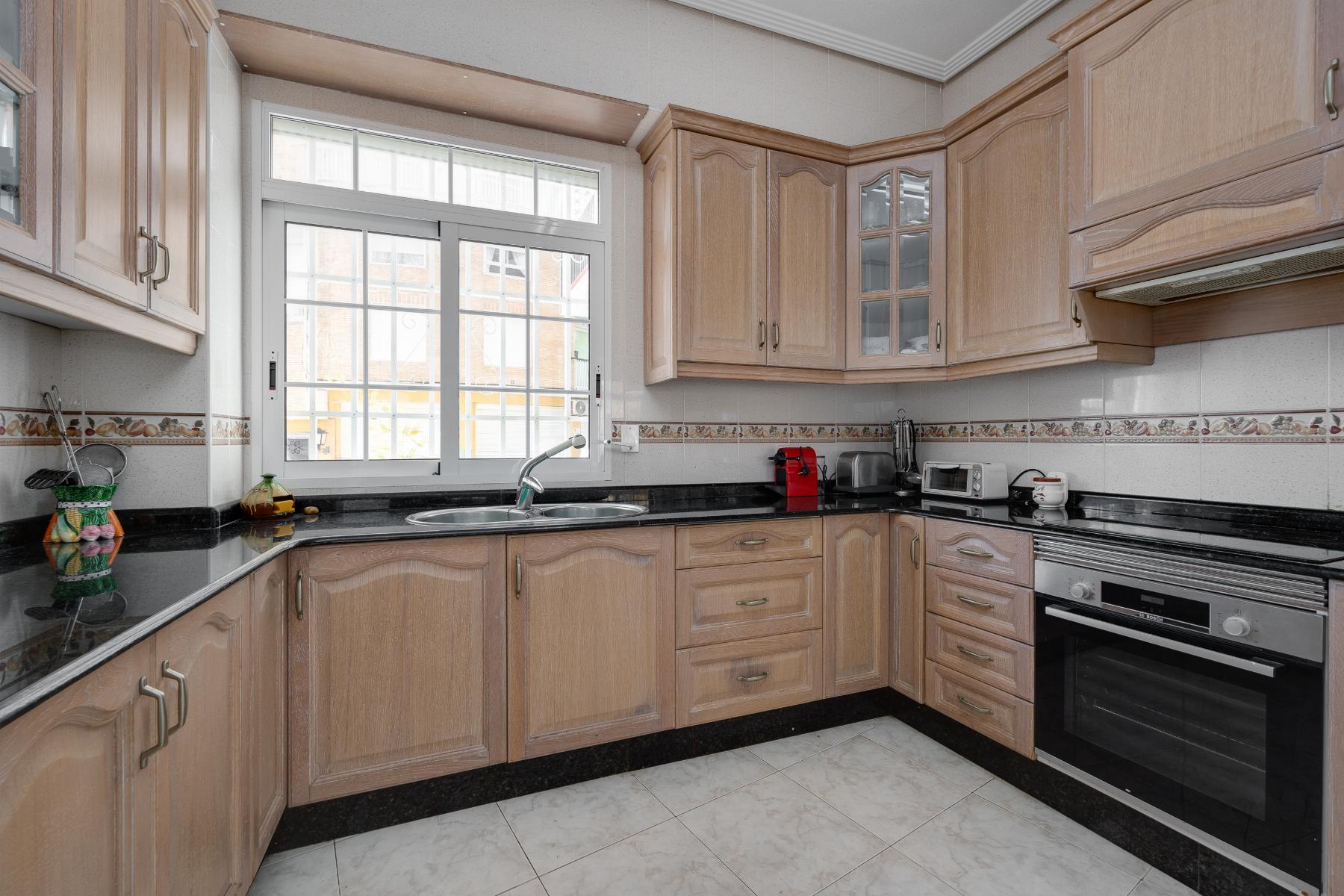 Apartment in Torrevieja - Image 14