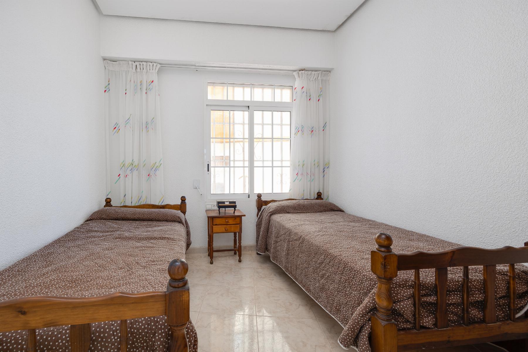 Apartment in Torrevieja - Image 23