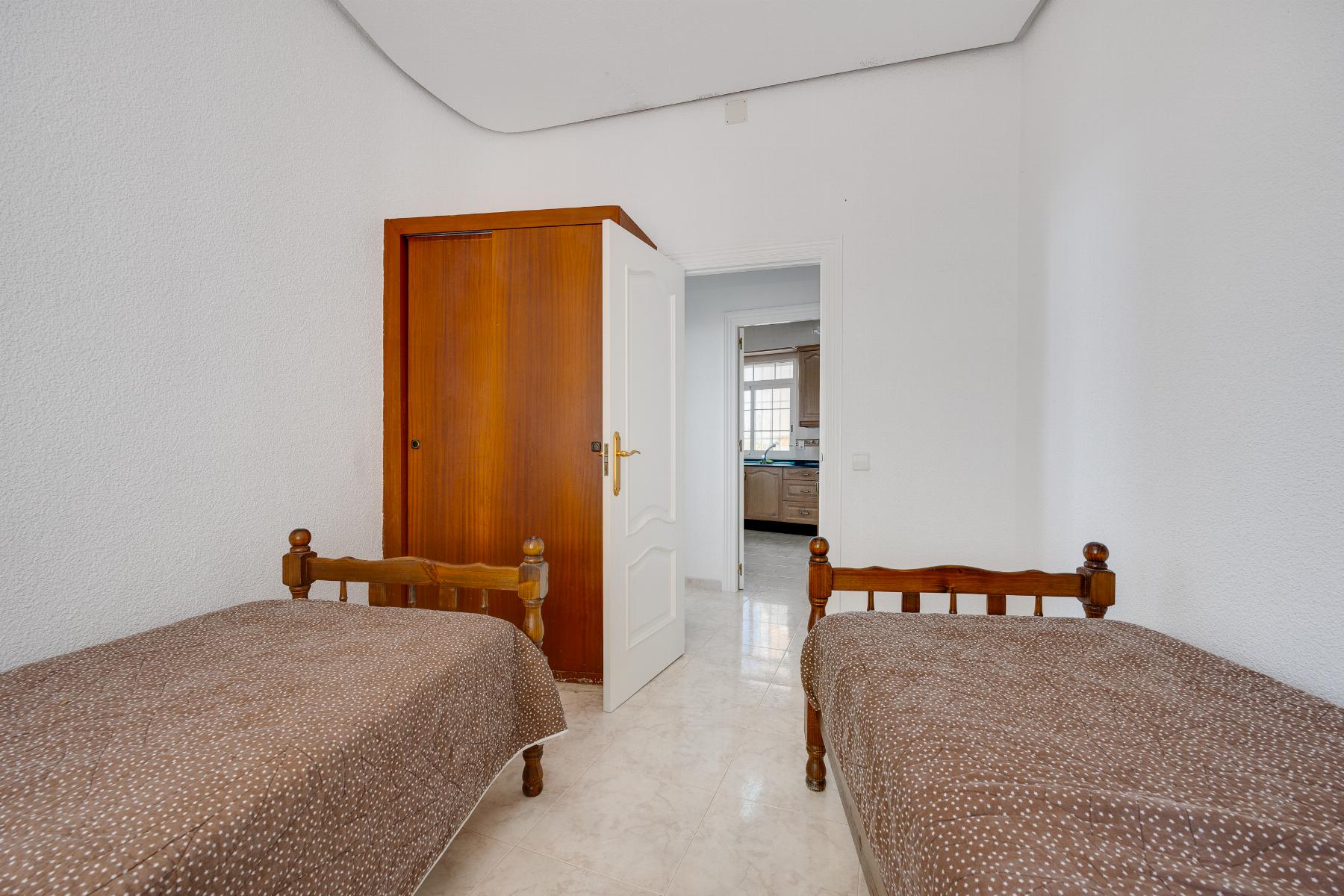 Apartment in Torrevieja - Image 24