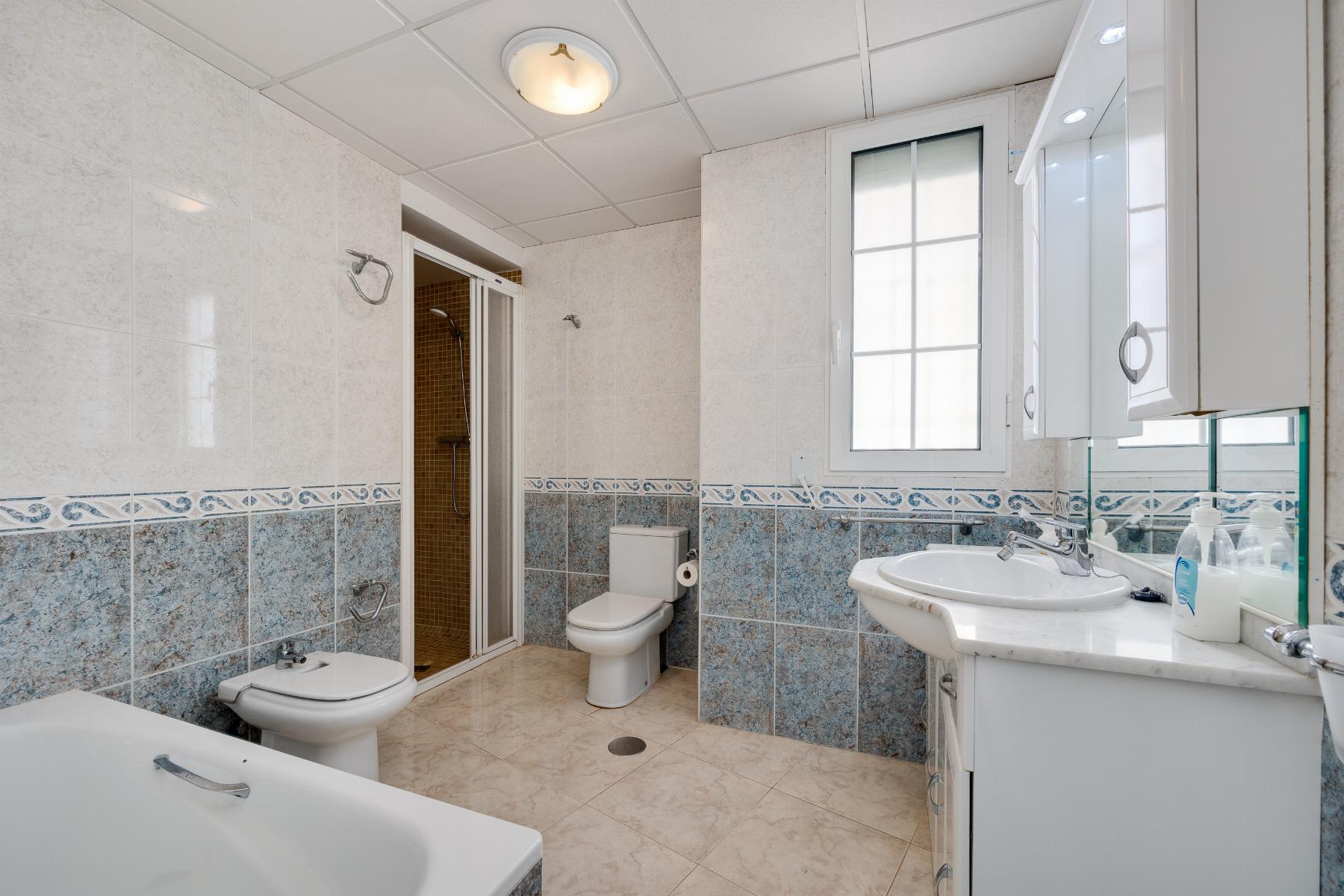 Apartment in Torrevieja - Image 26