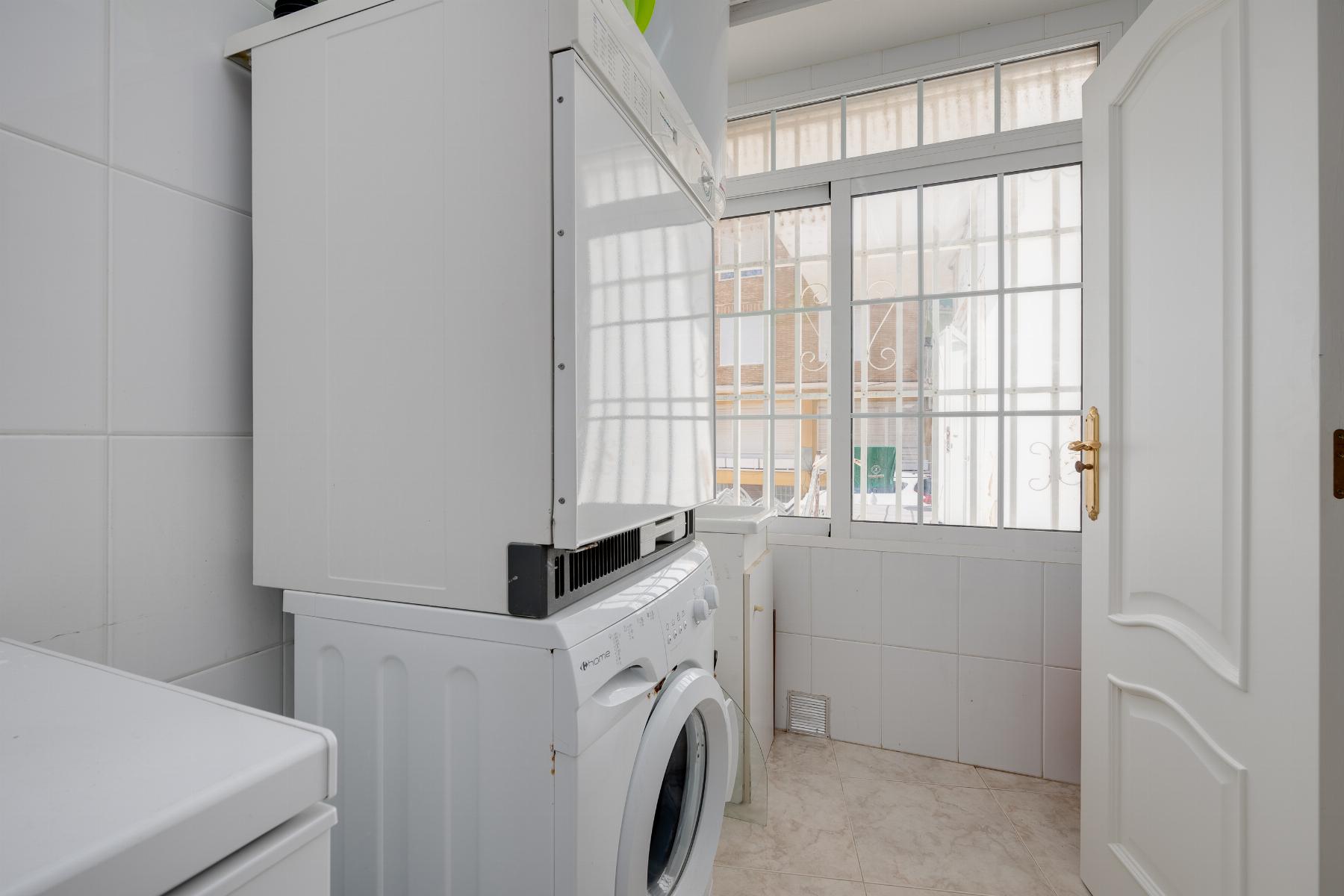 Apartment in Torrevieja - Image 31