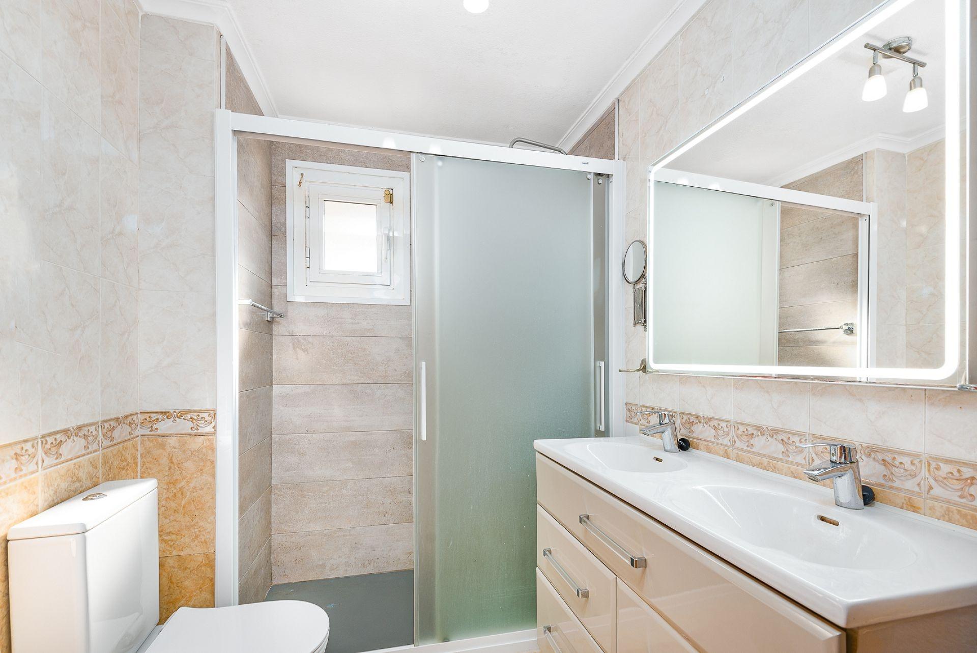 5-Bedroom Villa in Los Balcones - Los Altos del Edén, Torrevieja - Image 19