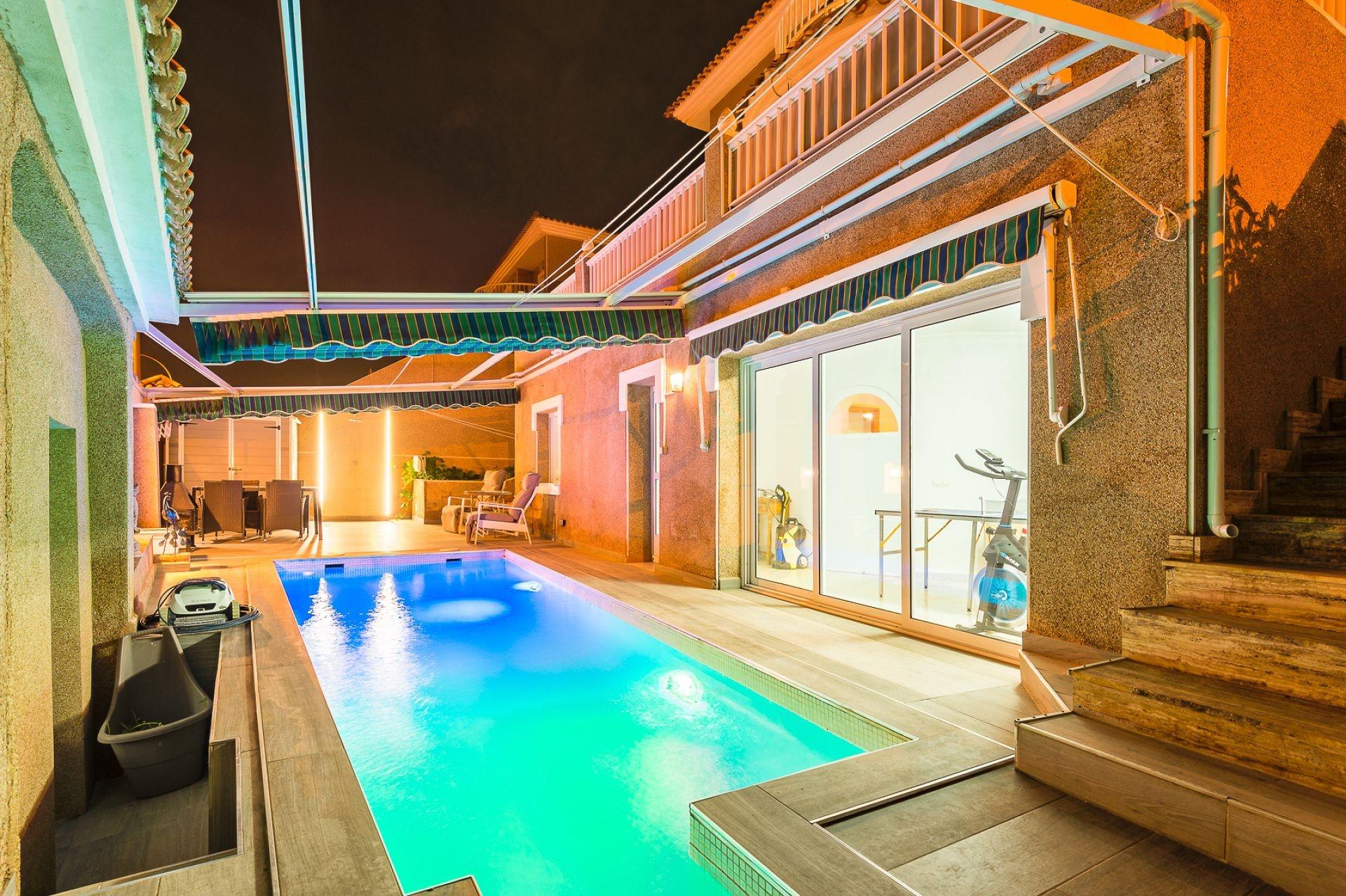 5-Bedroom Villa in Los Balcones - Los Altos del Edén, Torrevieja - Image 3