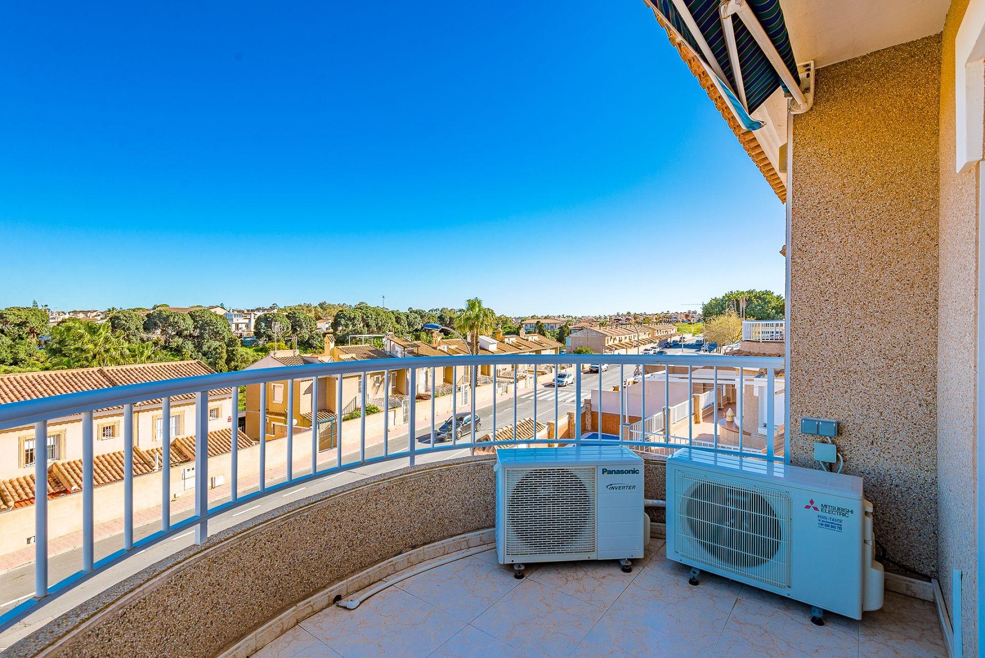 5-Bedroom Villa in Los Balcones - Los Altos del Edén, Torrevieja - Image 35