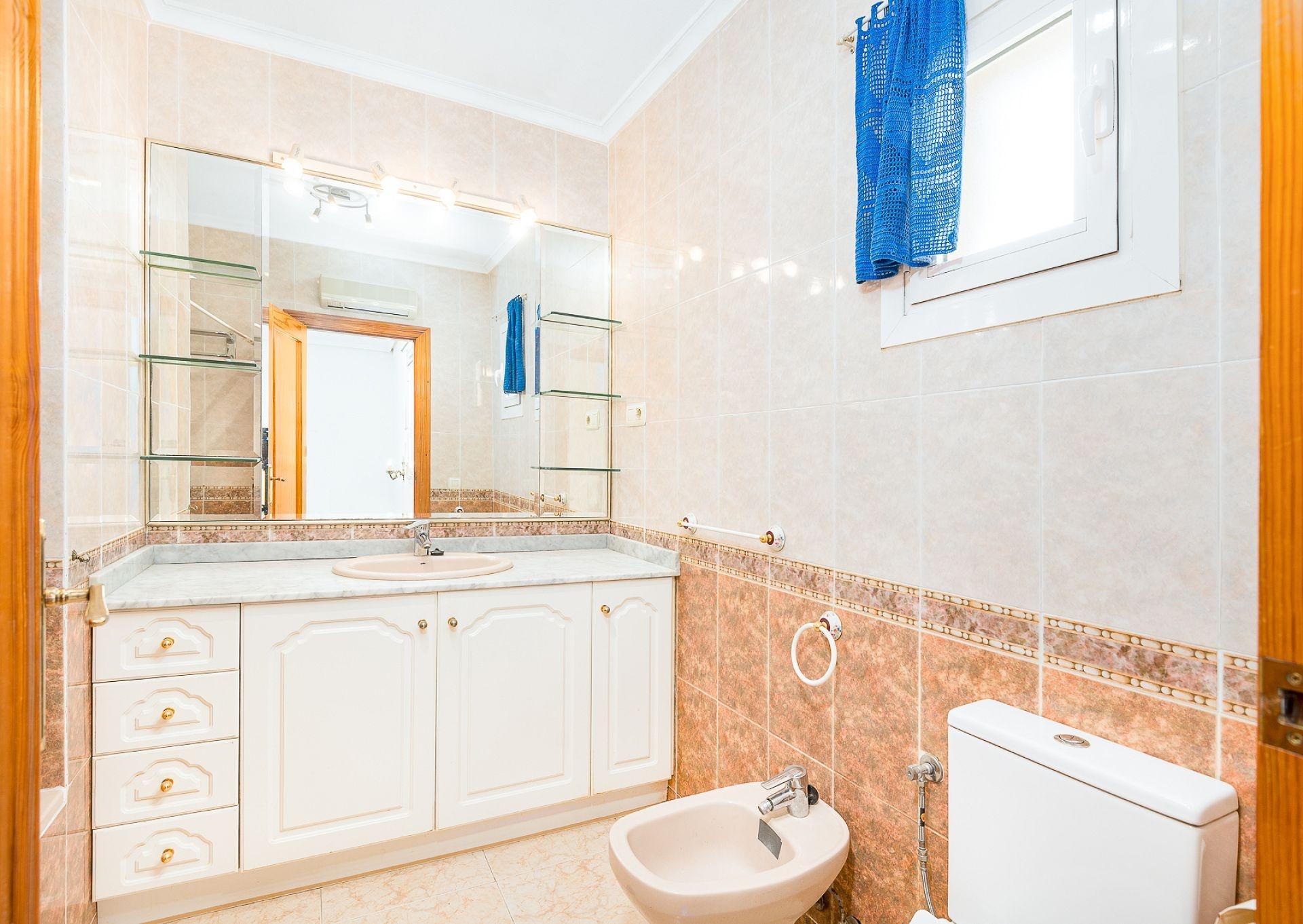 5-Bedroom Villa in Los Balcones - Los Altos del Edén, Torrevieja - Image 37