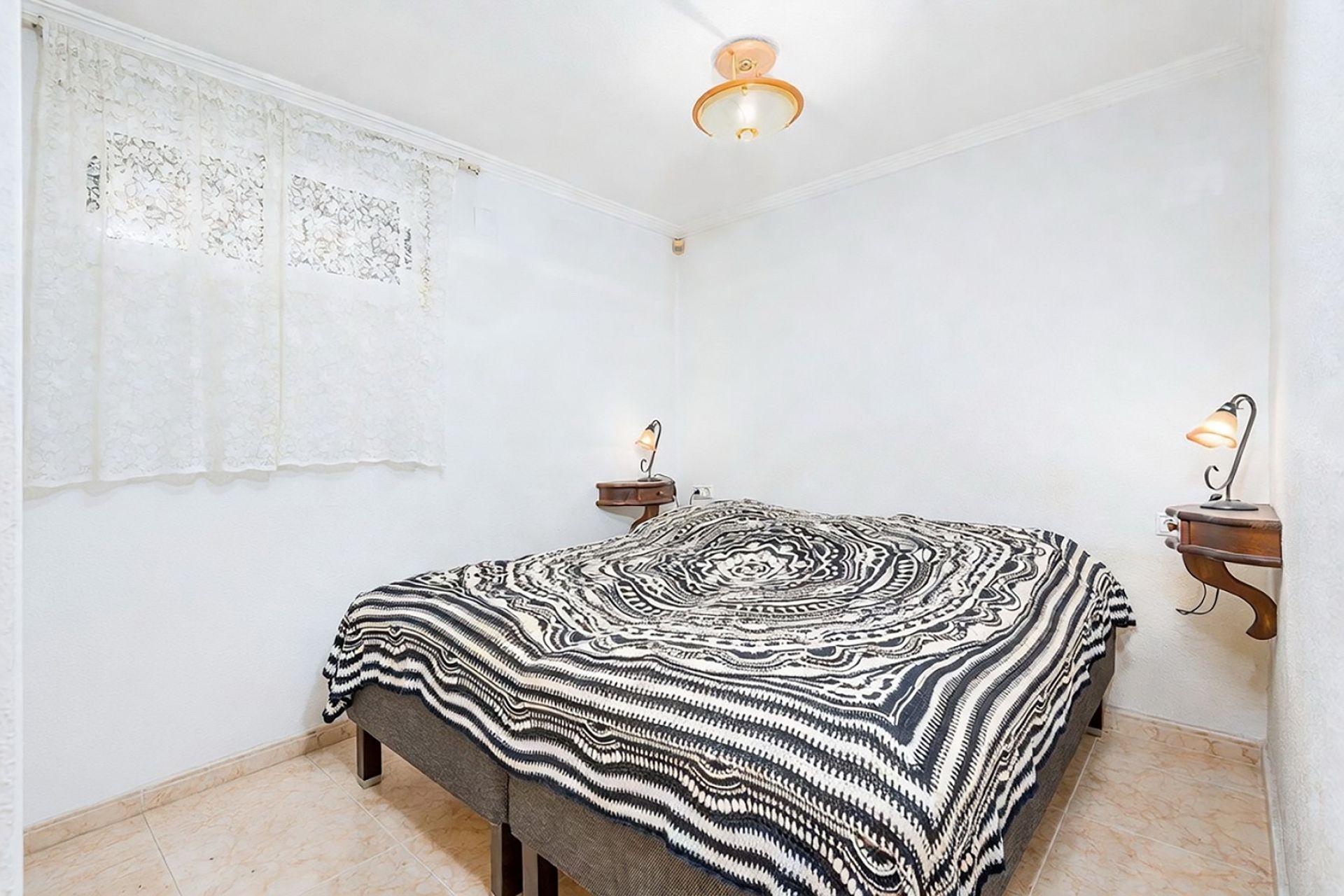 5-Bedroom Villa in Los Balcones - Los Altos del Edén, Torrevieja - Image 47