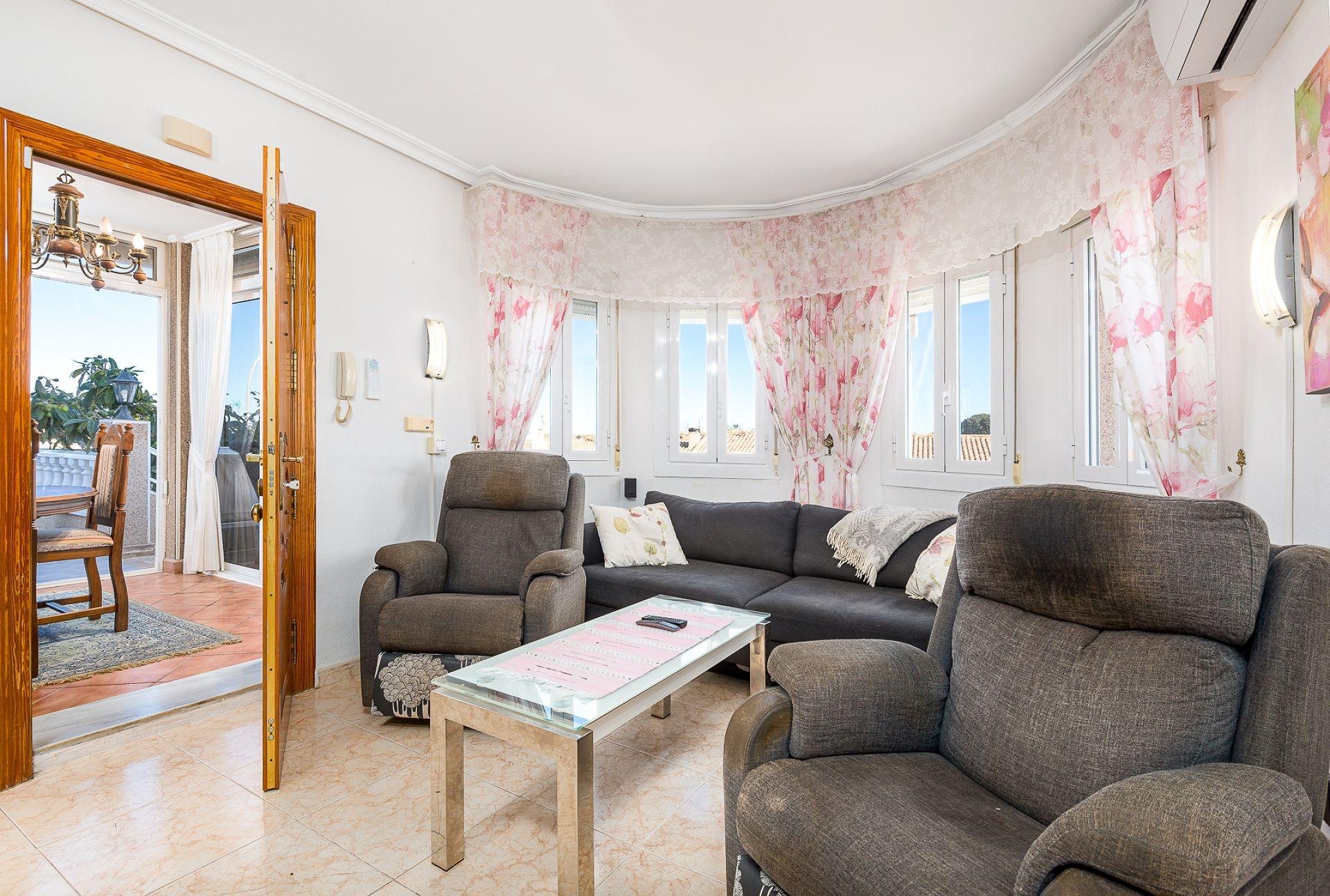 5-Bedroom Villa in Los Balcones - Los Altos del Edén, Torrevieja - Image 7