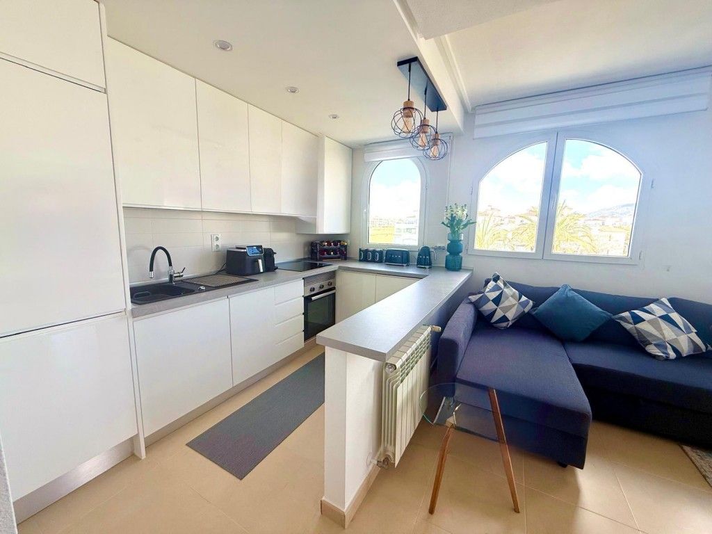 2-Bedroom Penthouse in Sucina - Image 9