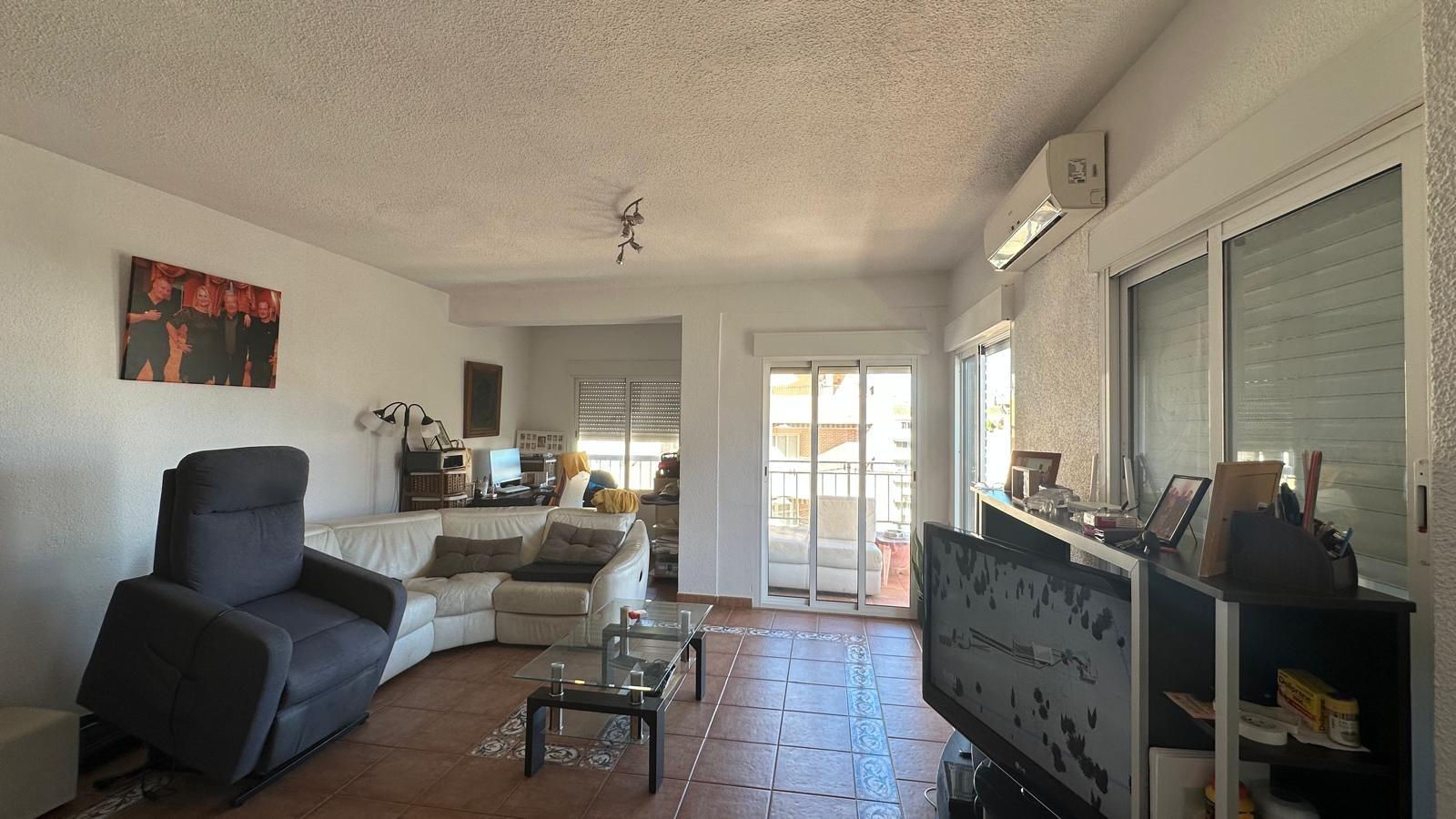 3-Bedroom Apartment in Estacion de Autobuses, Torrevieja - Image 1