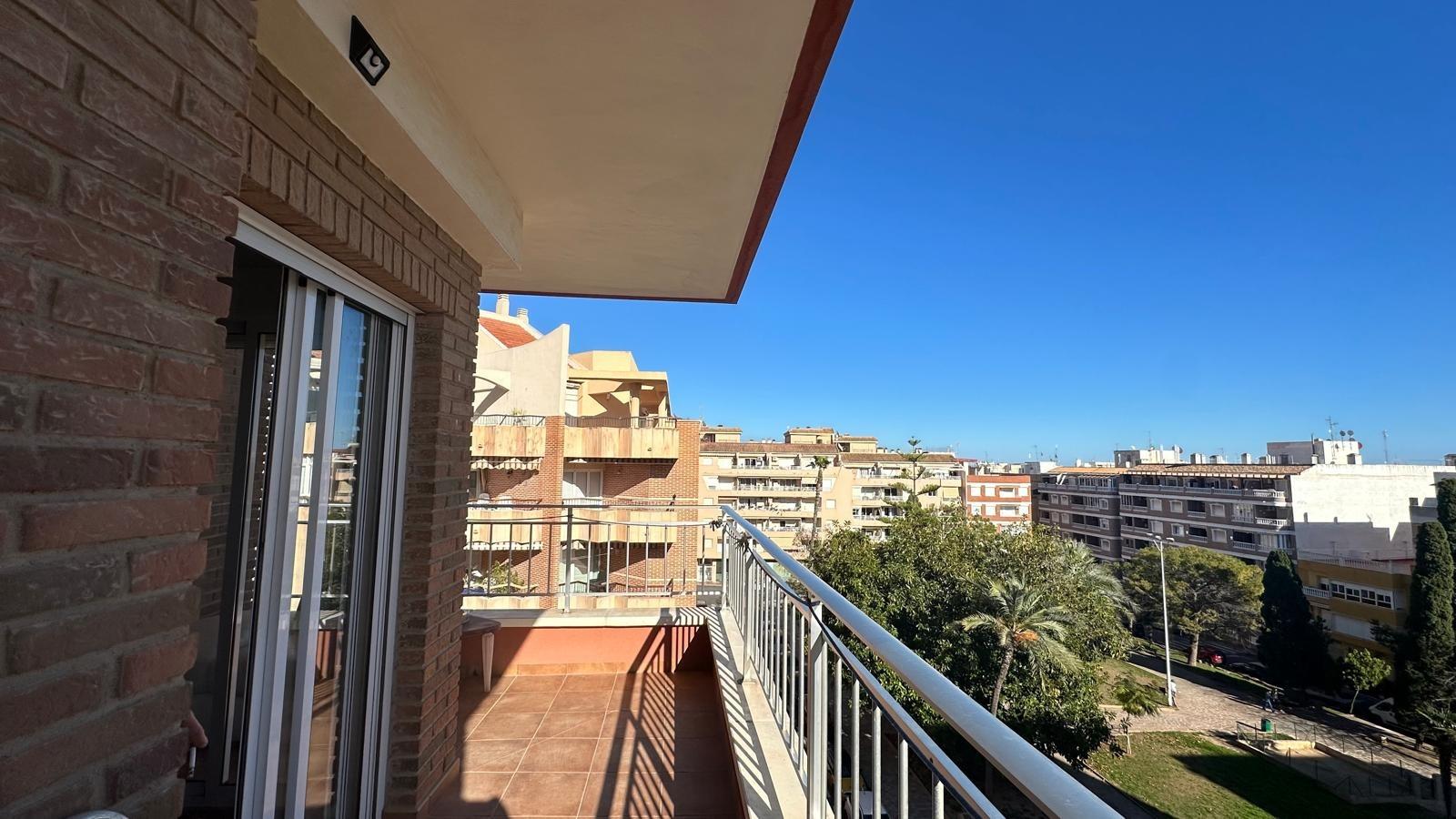 3-Bedroom Apartment in Estacion de Autobuses, Torrevieja - Image 31