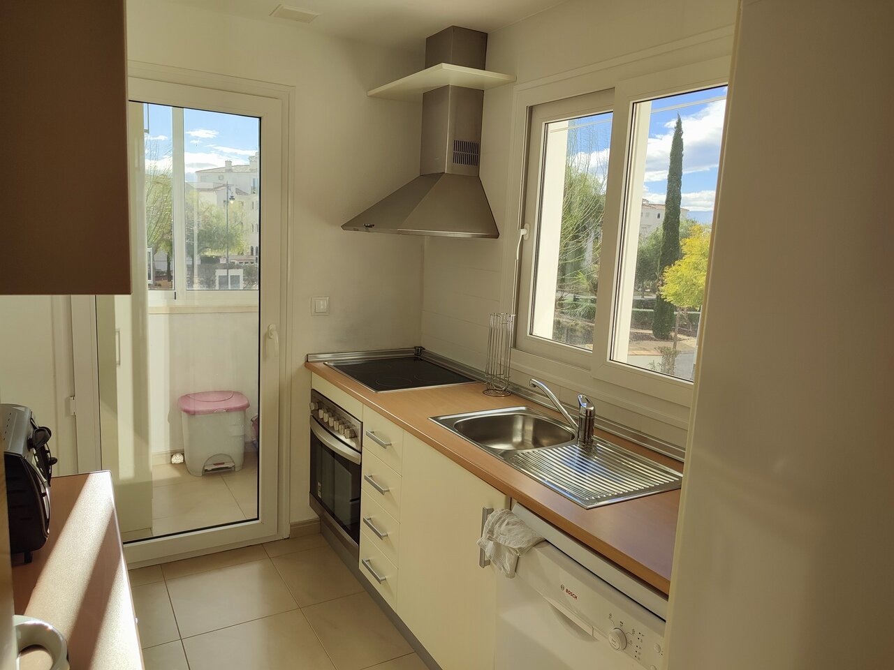 2-Bedroom Apartment in Sucina - Image 19