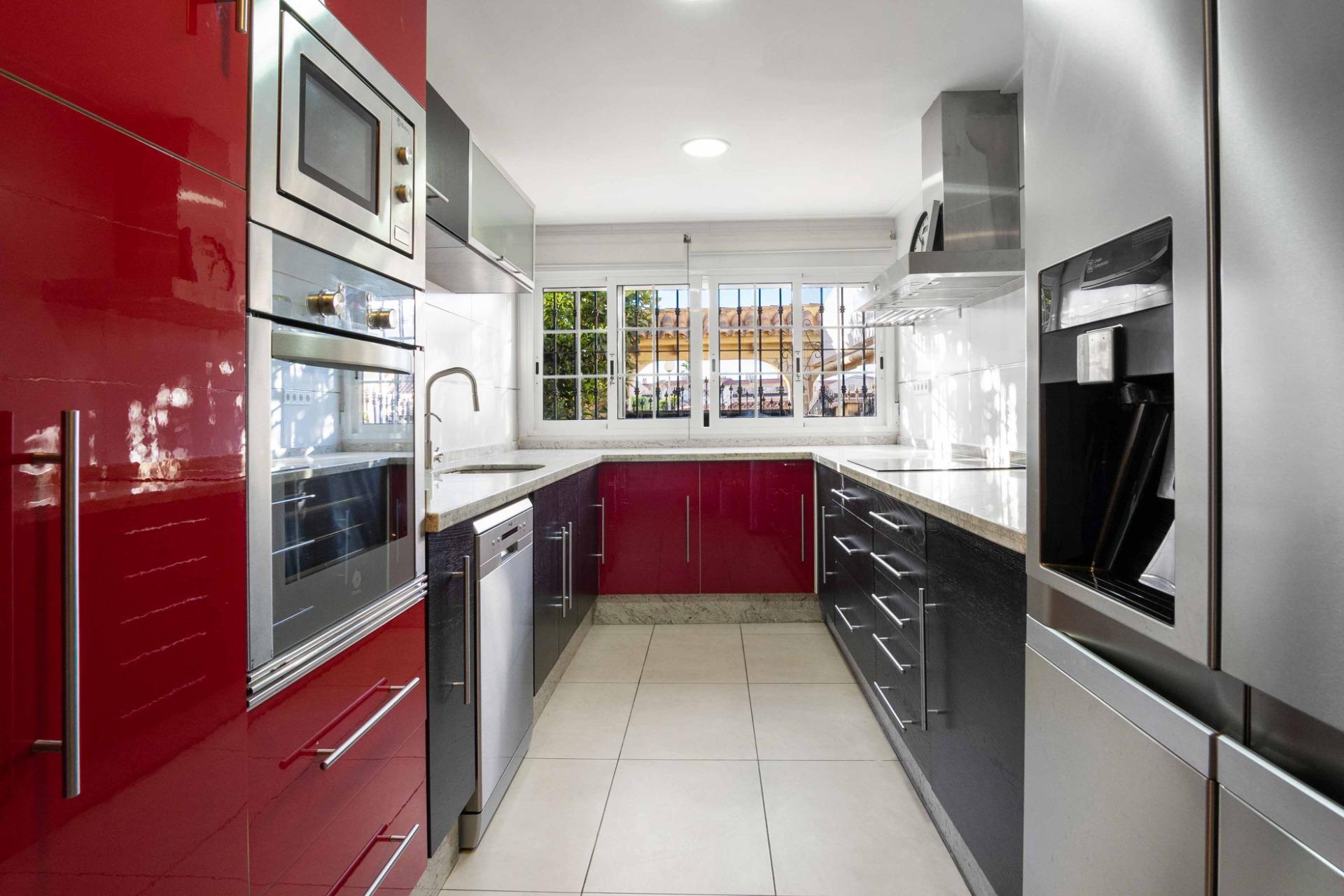 5-Bedroom House in Orihuela Costa - Image 10