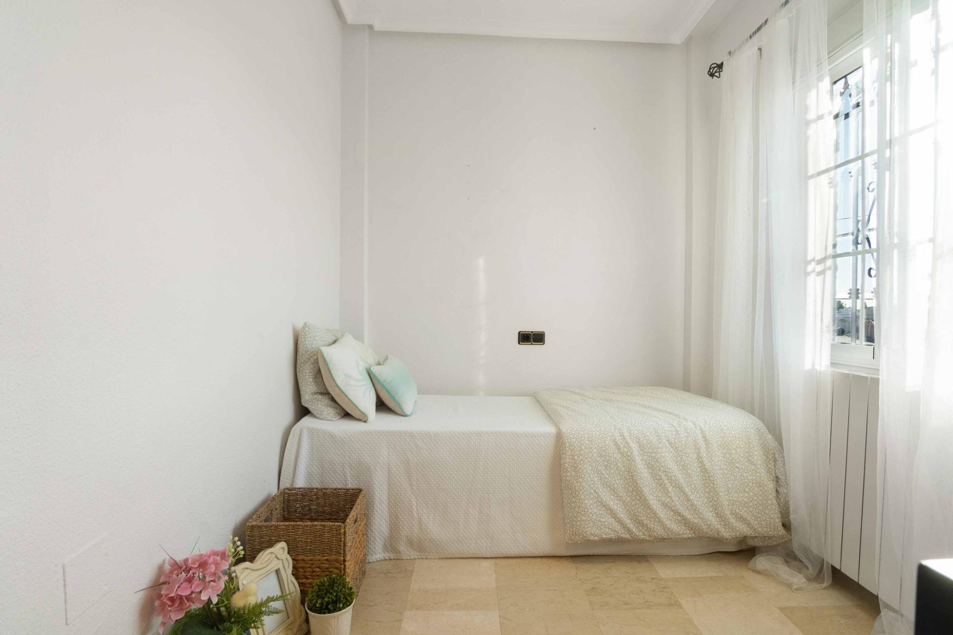 5-Bedroom House in Orihuela Costa - Image 16