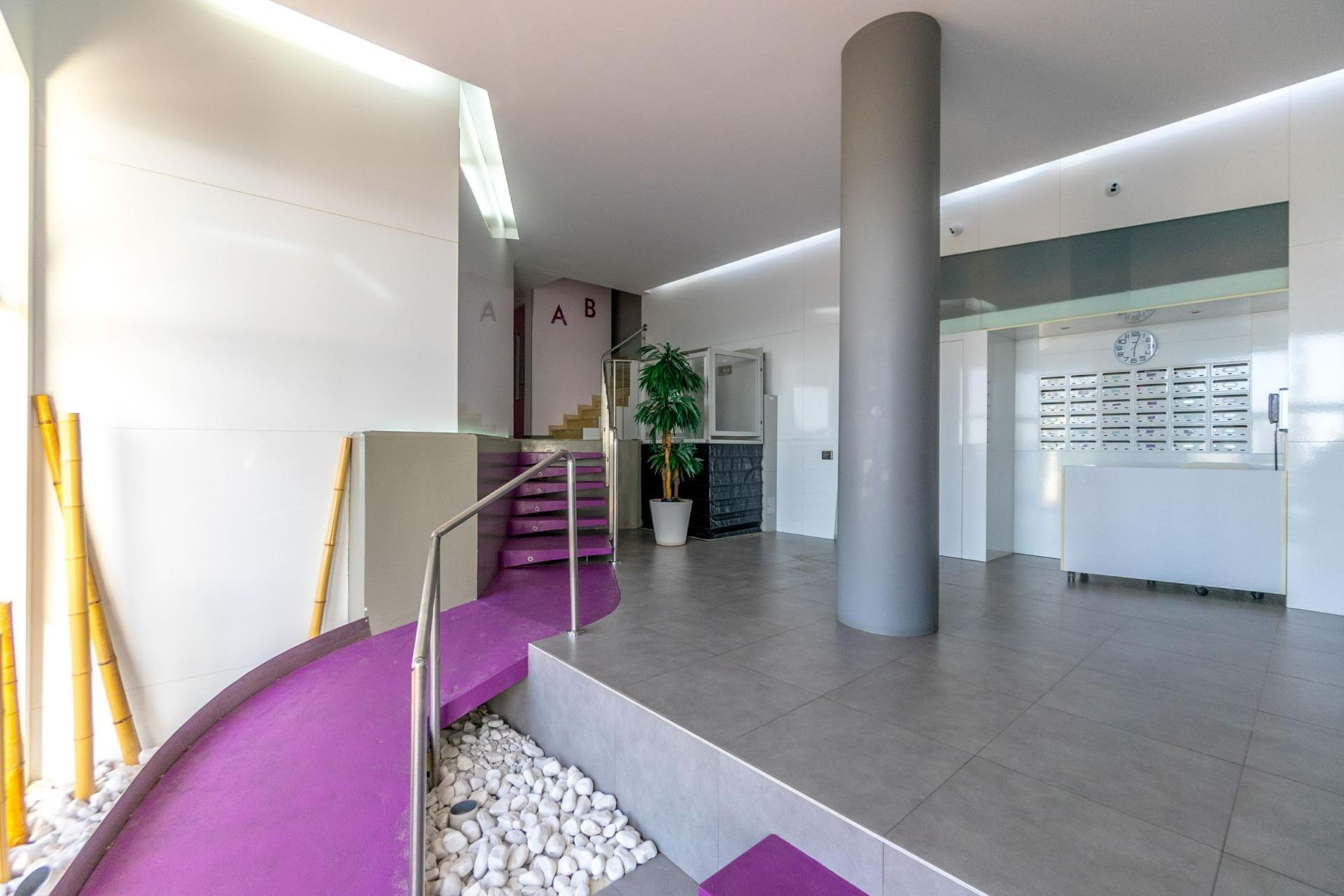 4-Bedroom Apartment in Estacion de Autobuses, Torrevieja - Image 19