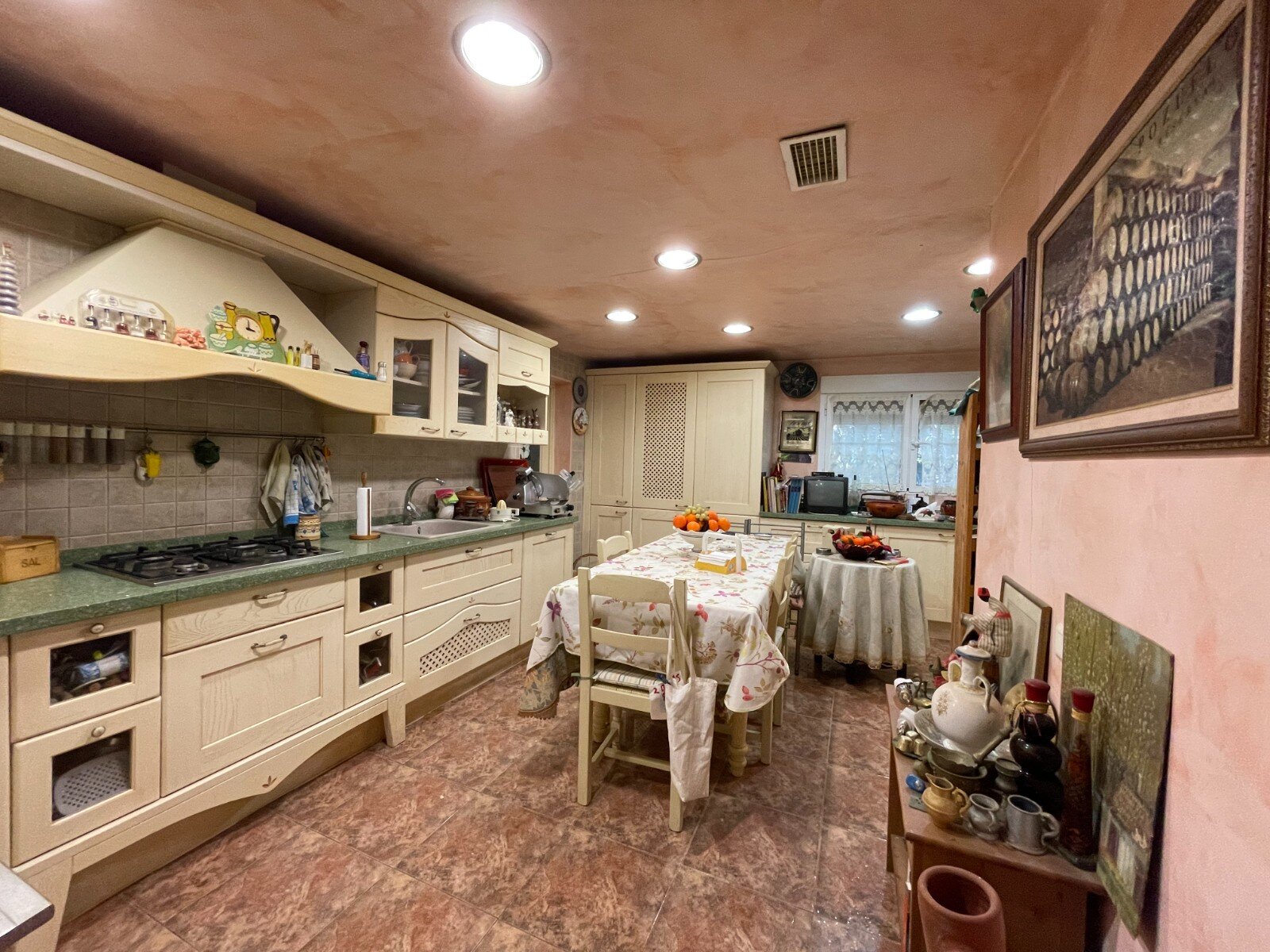 5-Bedroom Villa in Villamartín-las Filipinas, Orihuela Costa - Image 2