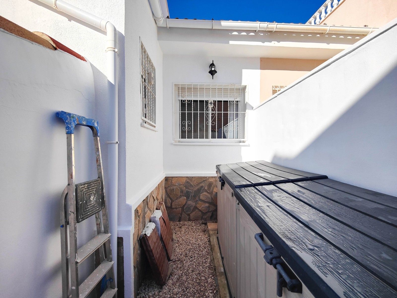 2-Bedroom Villa in Rojales - Image 18