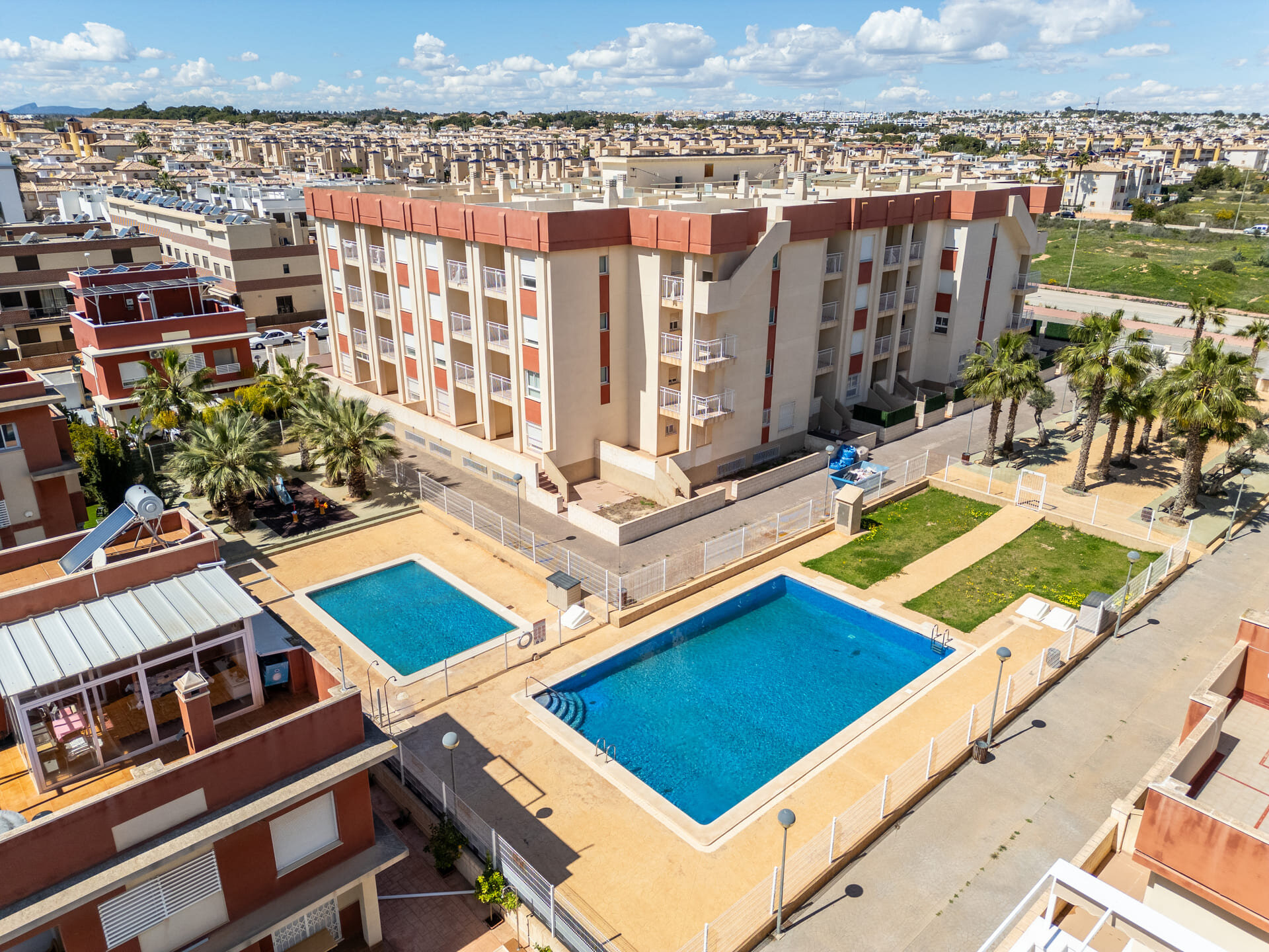 2-Bedroom Penthouse Apartment in Orihuela Costa - Image 15