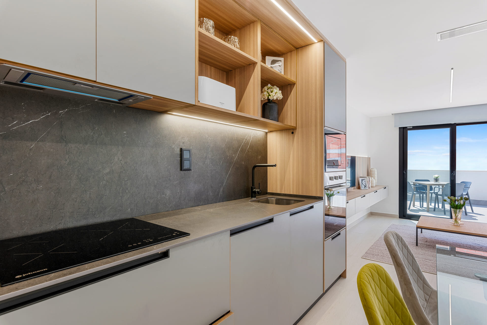 2-Bedroom Penthouse Apartment in Guardamar del Segura - Image 25