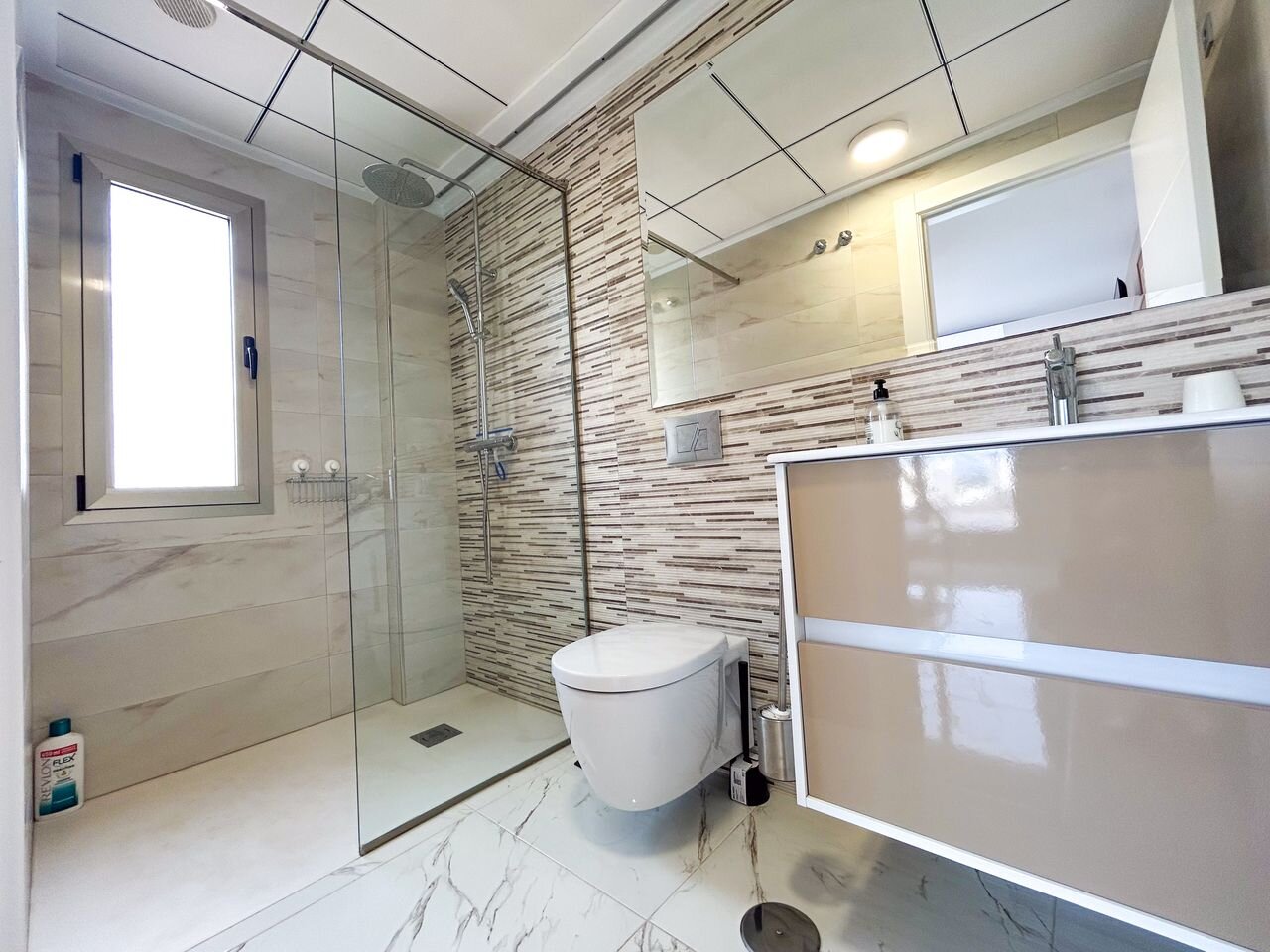 3-Bedroom Villa in Villamartín-las Filipinas, Orihuela Costa - Image 24