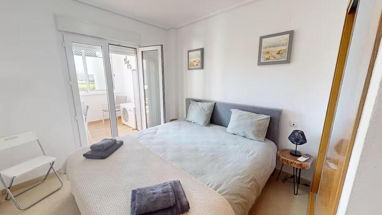 2-Bedroom Apartment in Sucina, Sucina - Image 9