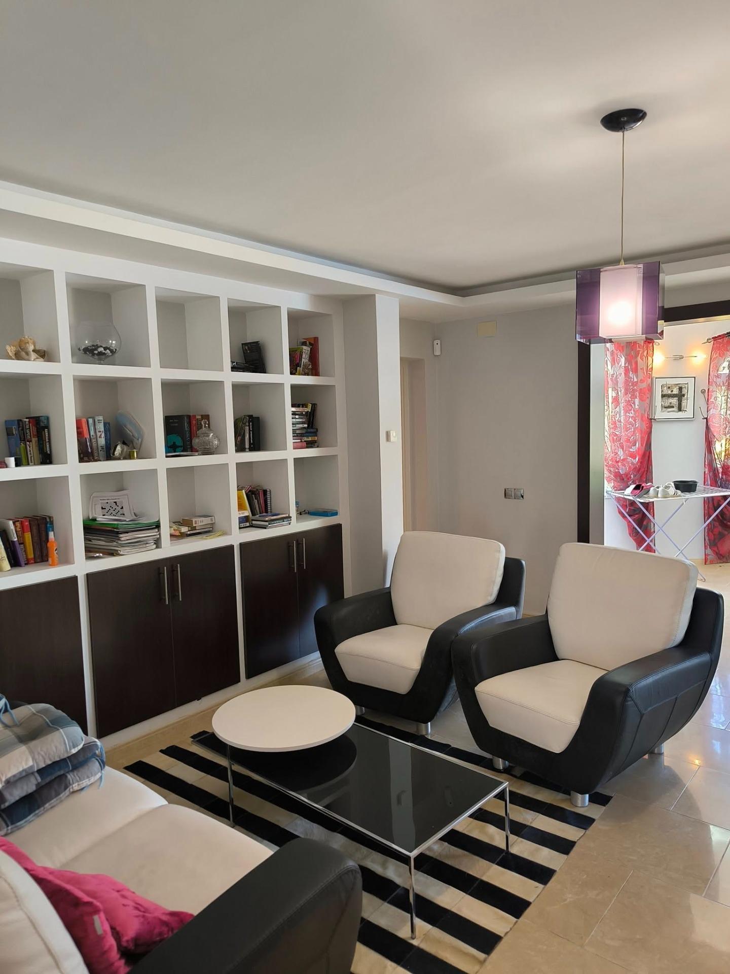 5-Bedroom Villa in Torrevieja - Image 17