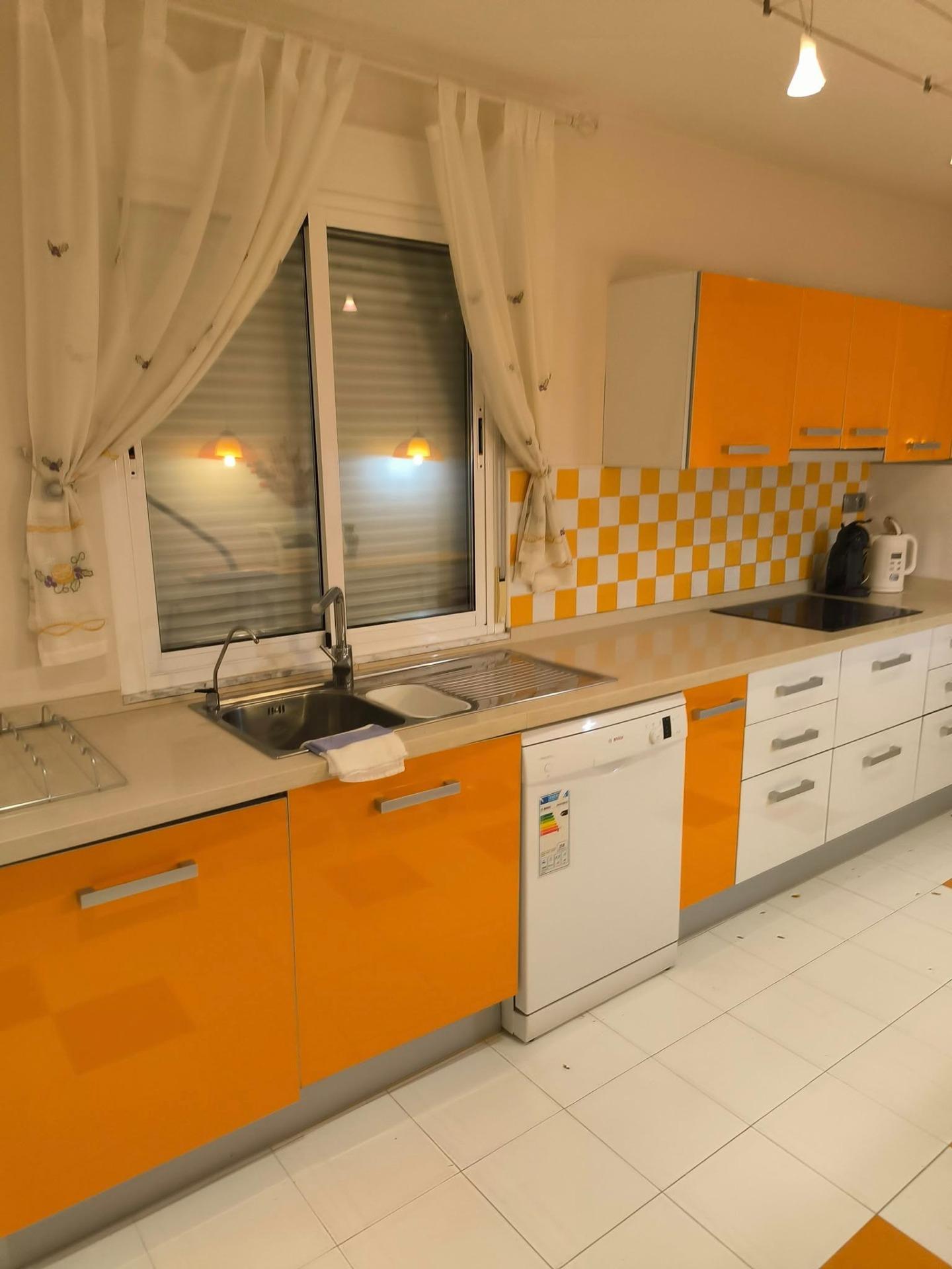 5-Bedroom Villa in Torrevieja - Image 18