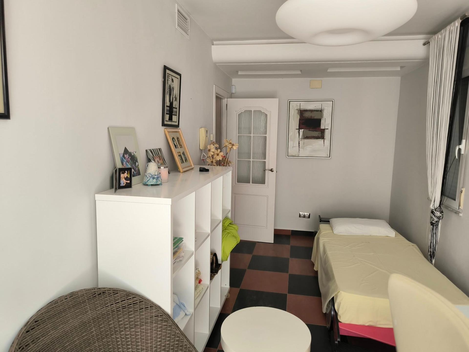 5-Bedroom Villa in Torrevieja - Image 24