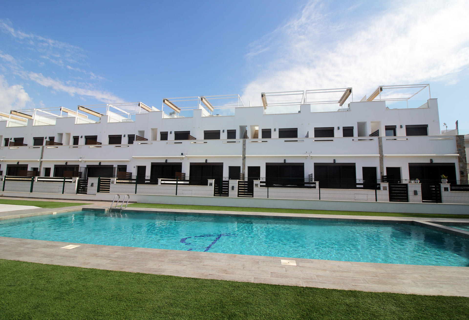 4-Bedroom Townhouse in Pilar de la Horadada - Image 3